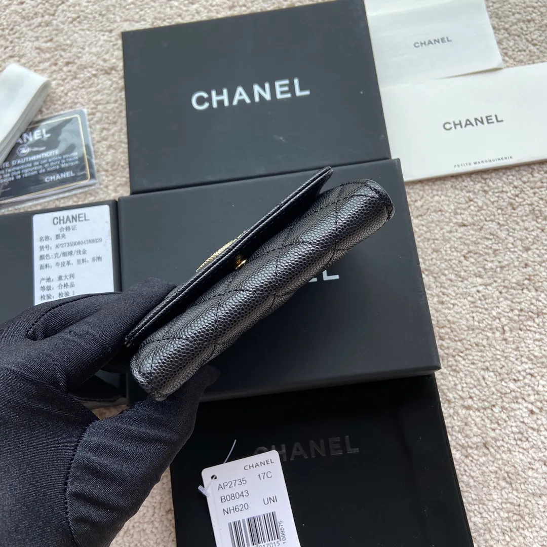 340💰Xiaoxiang imported Italian fine ball grain cowhide Item number: AP5470 Price: 370 Size: w11×h7cm Color: black ball grain diamond hardware