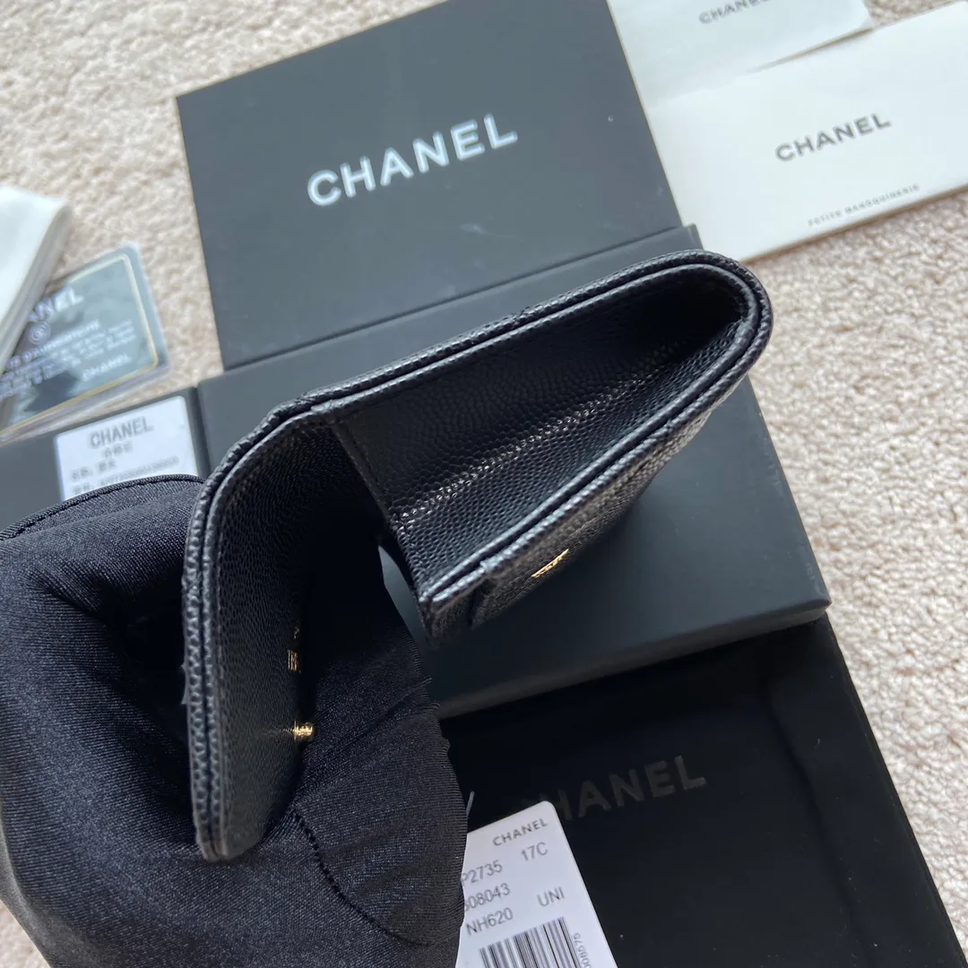 340💰Xiaoxiang imported Italian fine ball grain cowhide Item number: AP5470 Price: 370 Size: w11×h7cm Color: black ball grain diamond hardware