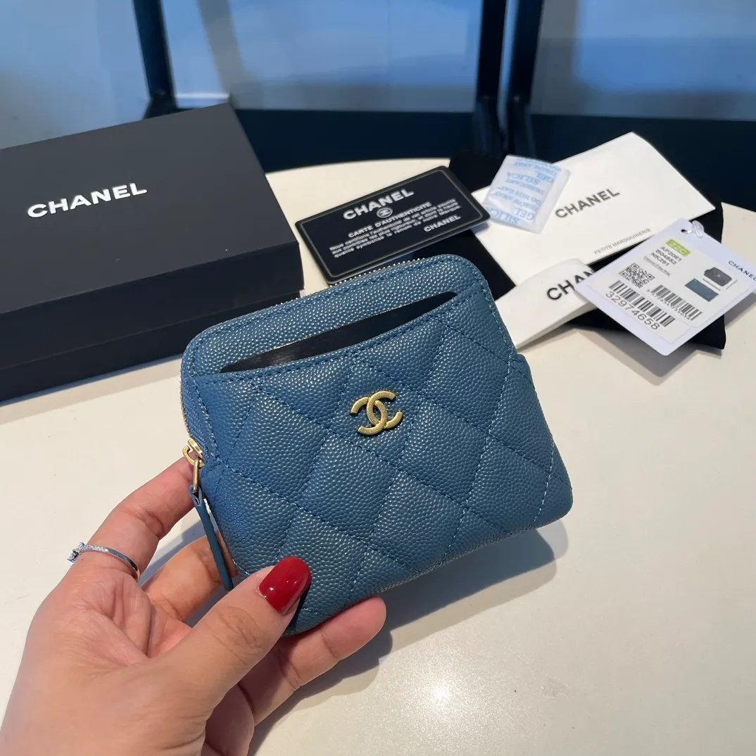 💰420😊Upgraded version💋Chanel🆕 New color colorful fine ball caviar cowhide🐂Classic zipper bag with multiple card slots for change. It can also bring convenience to various bank cards, supermarket cards, shopping cards, and membership cards. It is so small and easy to carry. It is the most fashionable and popular element of coin purses. Do you own it? Comes with the latest complete set of packaging 2061🍃size: 12*9.5cm