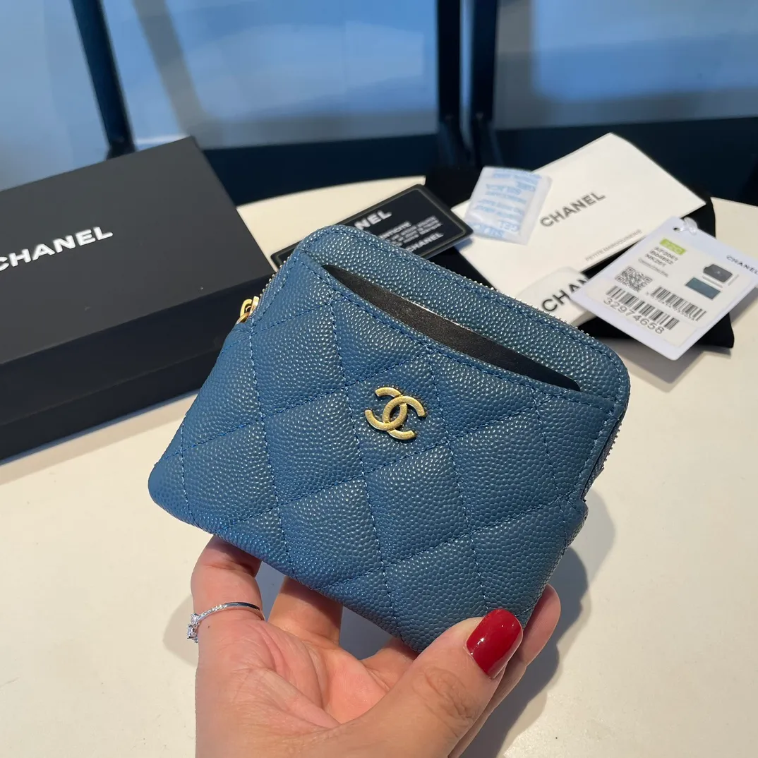 💰420😊Upgraded version💋Chanel🆕 New color colorful fine ball caviar cowhide🐂Classic zipper bag with multiple card slots for change. It can also bring convenience to various bank cards, supermarket cards, shopping cards, and membership cards. It is so small and easy to carry. It is the most fashionable and popular element of coin purses. Do you own it? Comes with the latest complete set of packaging 2061🍃size: 12*9.5cm