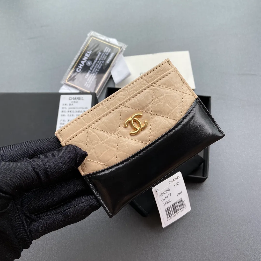 220💰Xiaoxiang imported Italian leather Item number: 84386 Size: w11×h7.5cm Color: apricot with black Gold hardware