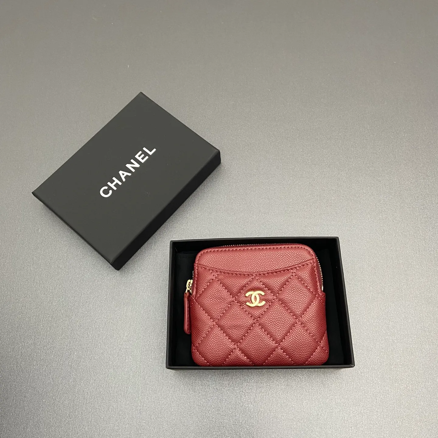 [Special grade hardware original leather] ¥380 Xiaoxiang small zipper bag card holder series Quilted card holder/wallet with iconic metal logo Gold tone metal hardware, special Italian imported leather 5 card slots, 1 small zipper bag No.: 2061 Size: w11.5×h10×d2cm