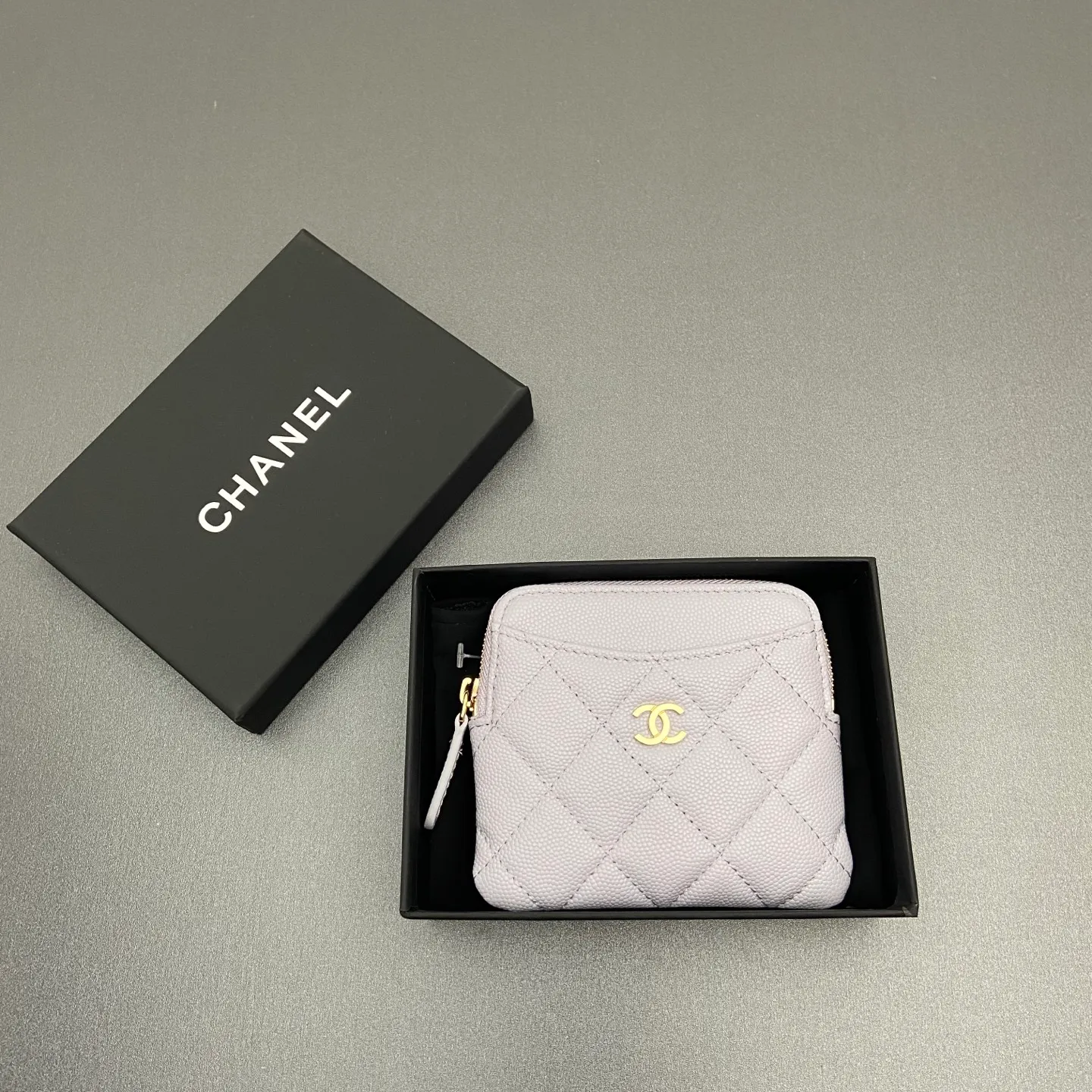 [Special grade hardware original leather] ¥380 Xiaoxiang small zipper bag card holder series Quilted card holder/wallet with iconic metal logo Gold tone metal hardware, special Italian imported leather 5 card slots, 1 small zipper bag No.: 2061 Size: w11.5×h10×d2cm