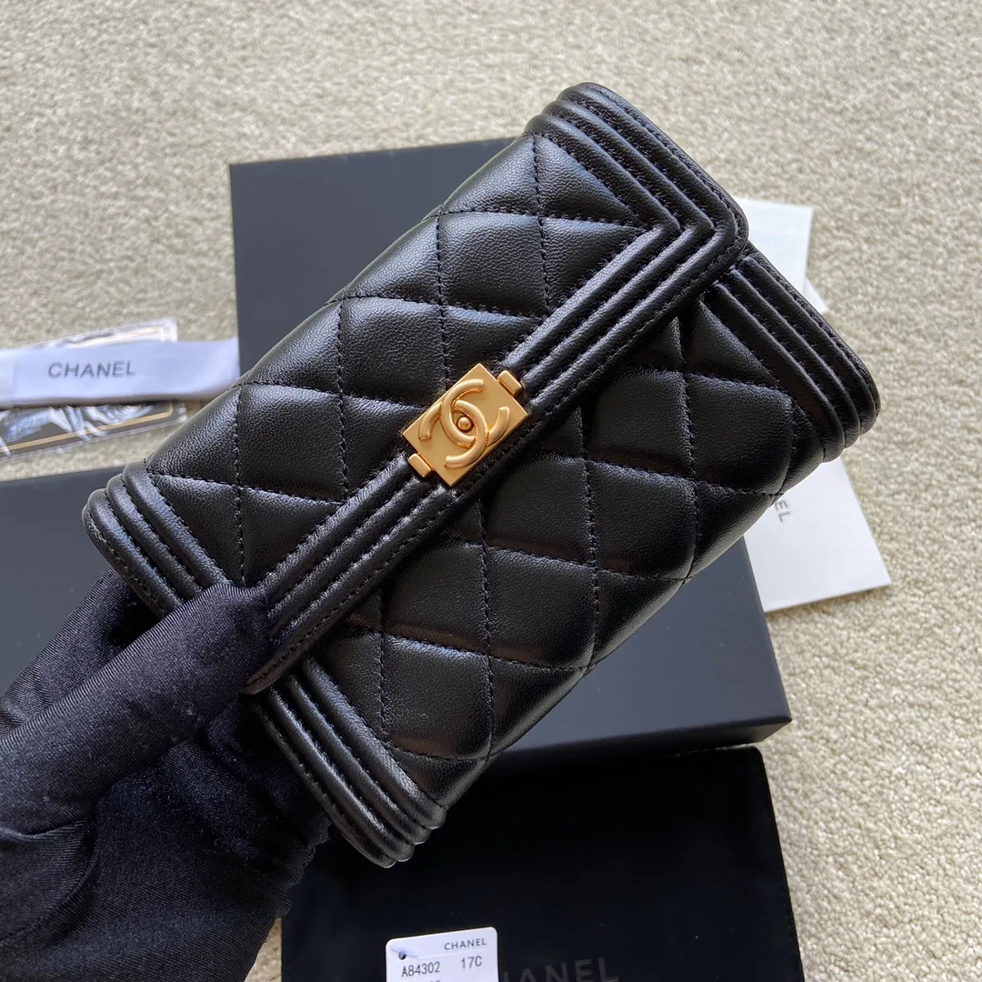 500💰Xiaoxiang imported Italian lambskin Item number: A84302 Size: w15×h10×d2.5 Color: black sheepskin gold mark