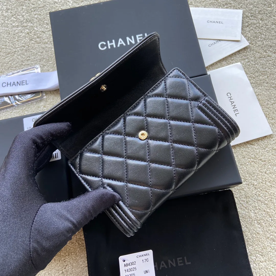 500💰Xiaoxiang imported Italian lambskin Item number: A84302 Size: w15×h10×d2.5 Color: black sheepskin gold mark