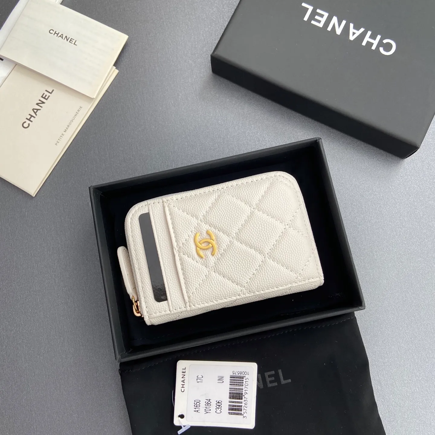 [Special grade hardware original leather] ¥280 Xiaoxiang small zipper bag card holder series with iconic metal logo, gold tone metal hardware, special Italian imported leather 2 card slots wallet bag, 4 card slots Number: 1650 Light purple fine ball pattern light gold steel mark Size: w11×h7.5×2cm
