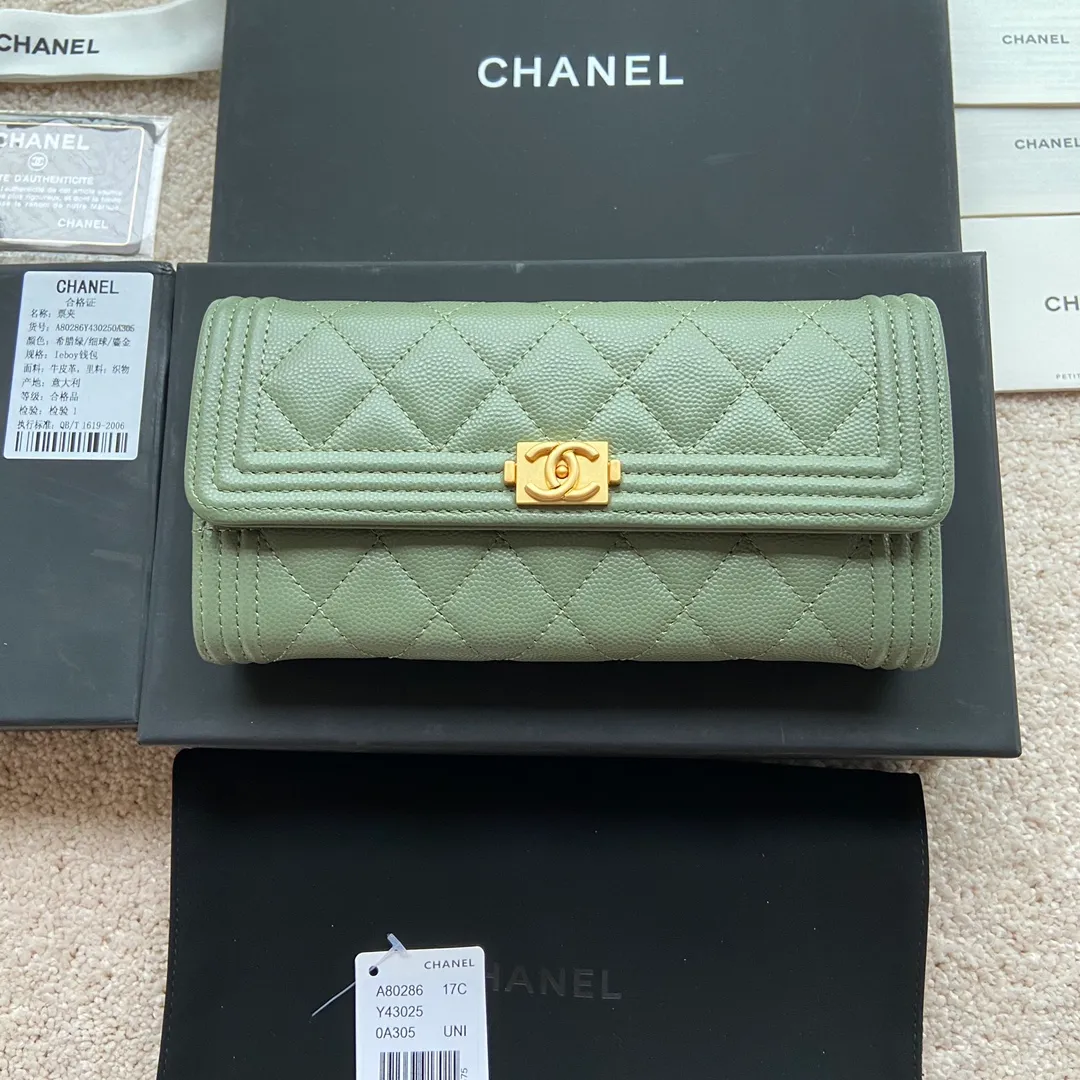 500💰Xiaoxiang imported Italian fine grain cowhide Item number: A80286 Size: w19×h10.5×d3cm Color: Green fine ball pattern gold mark
