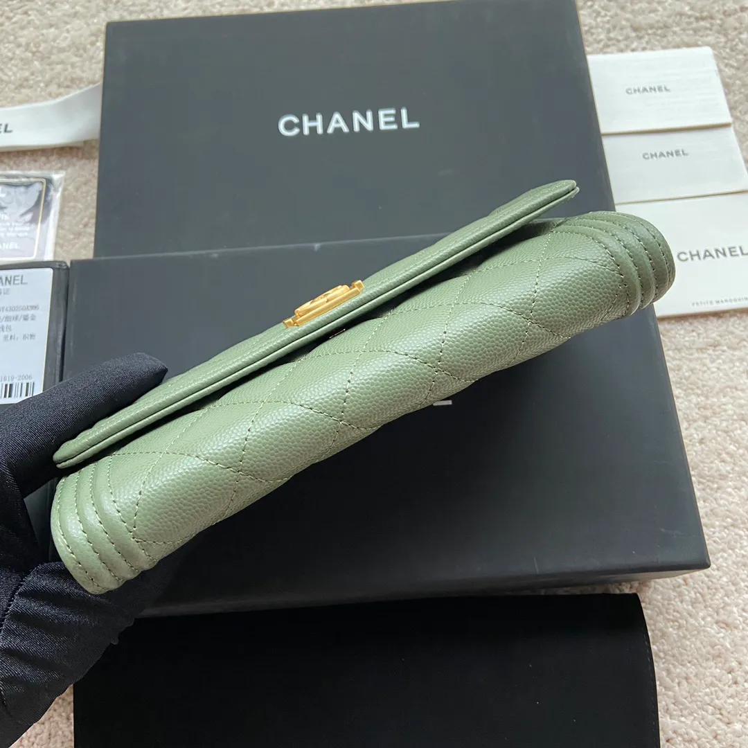 500💰Xiaoxiang imported Italian fine grain cowhide Item number: A80286 Size: w19×h10.5×d3cm Color: Green fine ball pattern gold mark