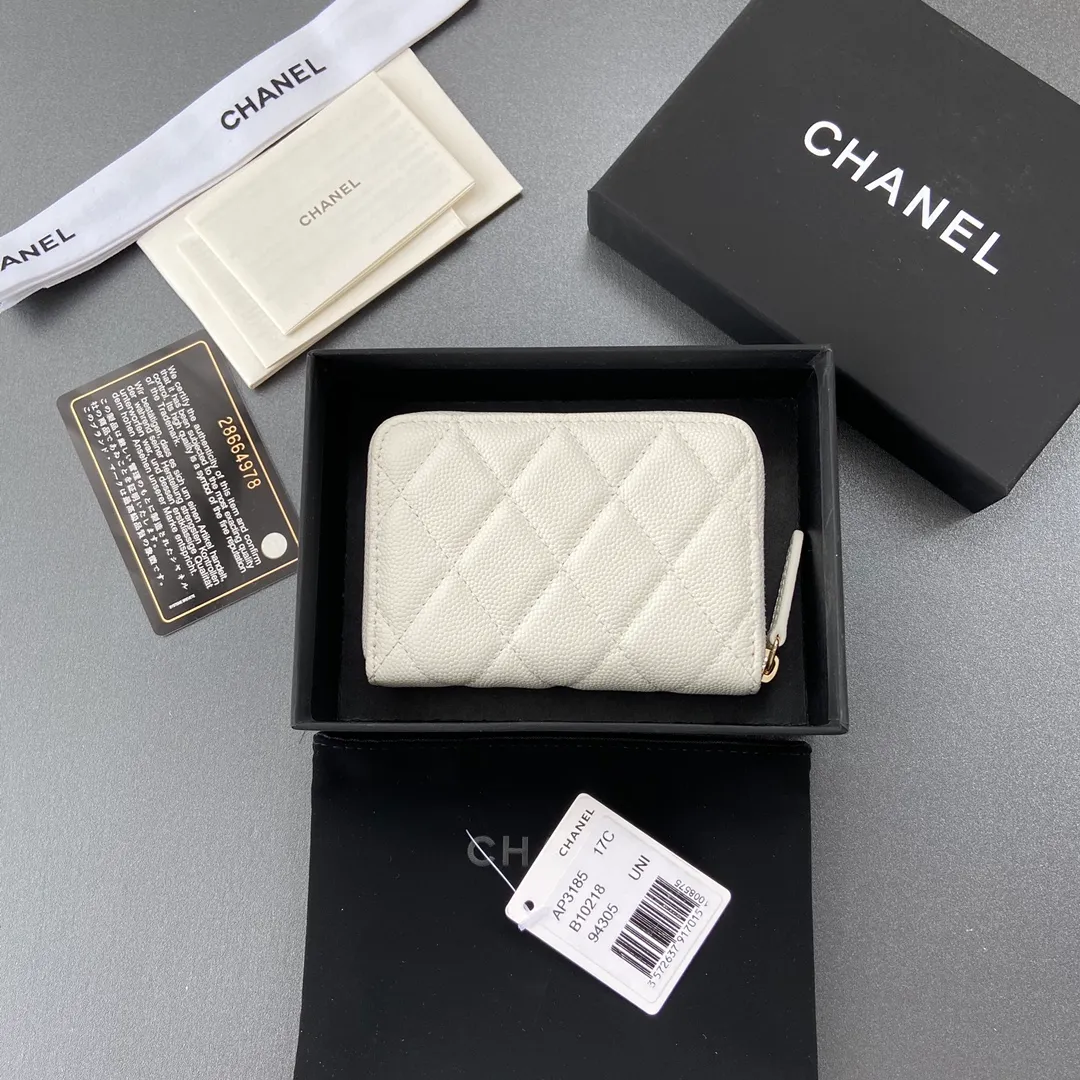 320💰Xiaoxiang imported Italian grained calfskin Item No.: A3185 Size: W11×H7.5×2cm Color: White ball-grained leather with golden steel mark Usage: Small zipper bag