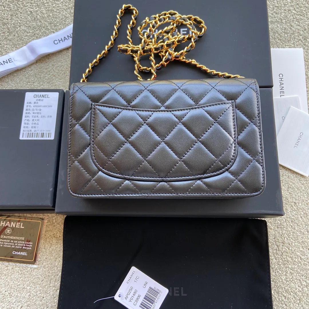 Xiaoxiang imported Italian lambskin Item number: A0250 💰: 640 Size: w20×h13×d3.5cm Color: black lambskin gold steel mark