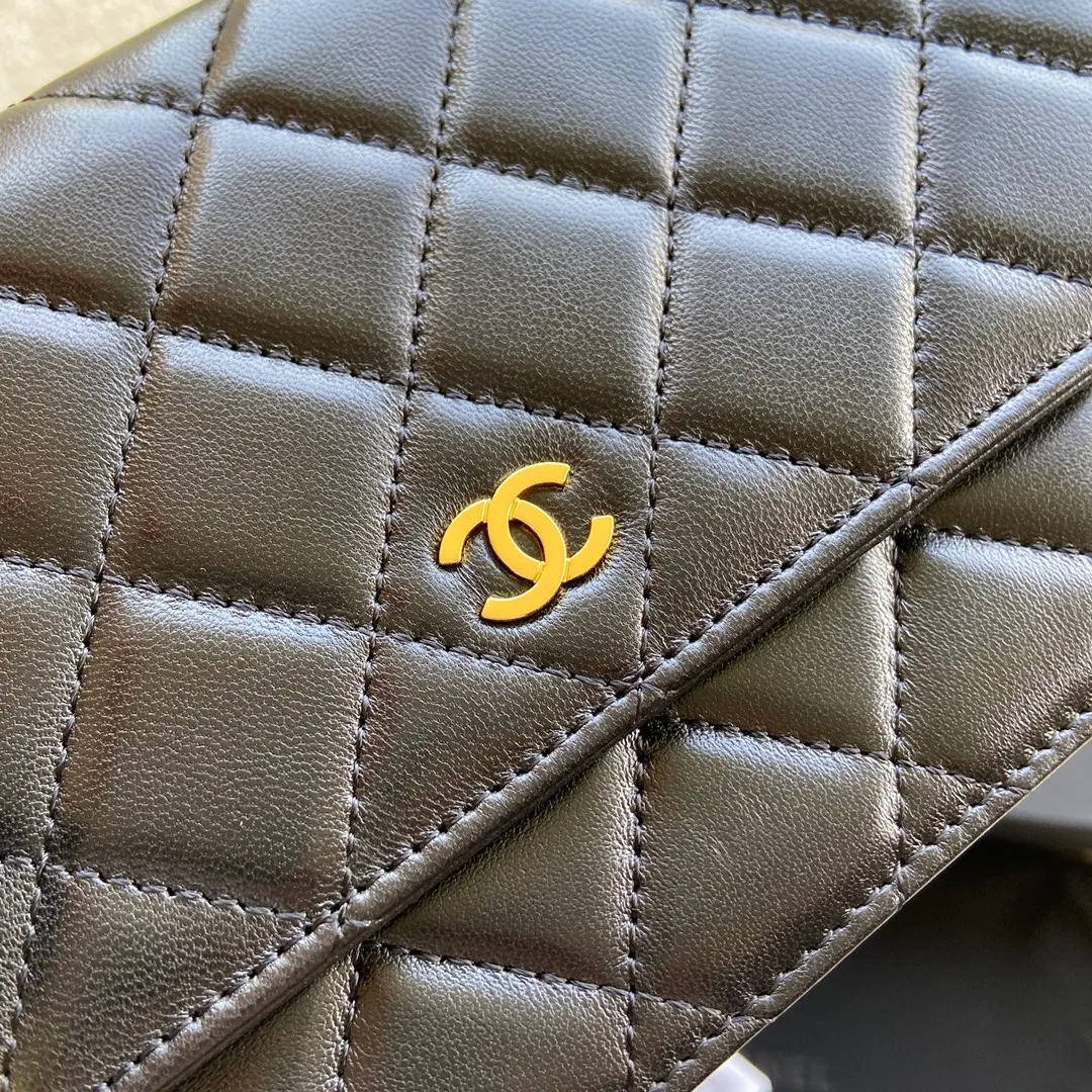 Xiaoxiang imported Italian lambskin Item number: A0250 💰: 640 Size: w20×h13×d3.5cm Color: black lambskin gold steel mark