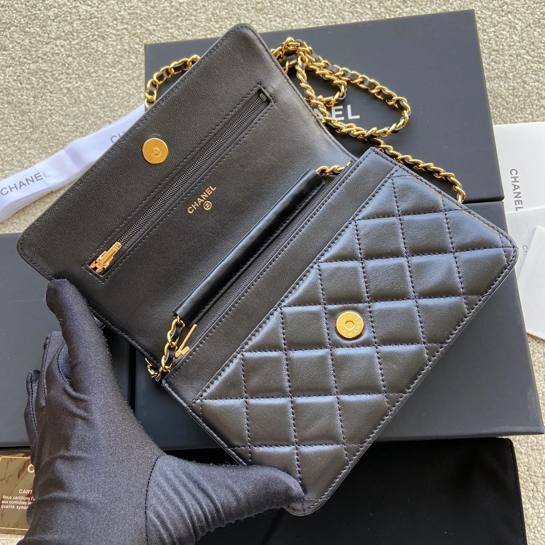 Xiaoxiang imported Italian lambskin Item number: A0250 💰: 640 Size: w20×h13×d3.5cm Color: black lambskin gold steel mark