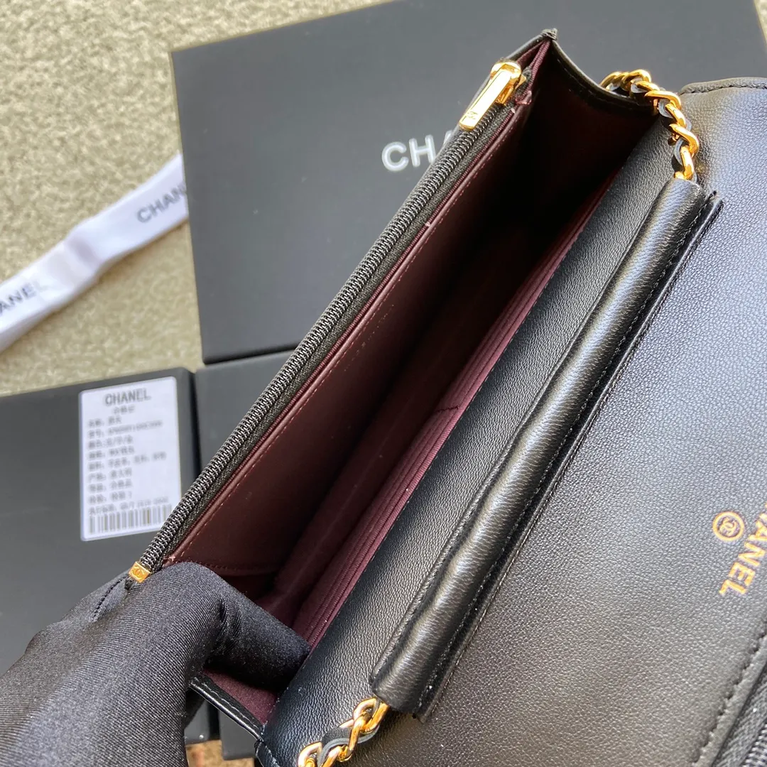 Xiaoxiang imported Italian lambskin Item number: A0250 💰: 640 Size: w20×h13×d3.5cm Color: black lambskin gold steel mark