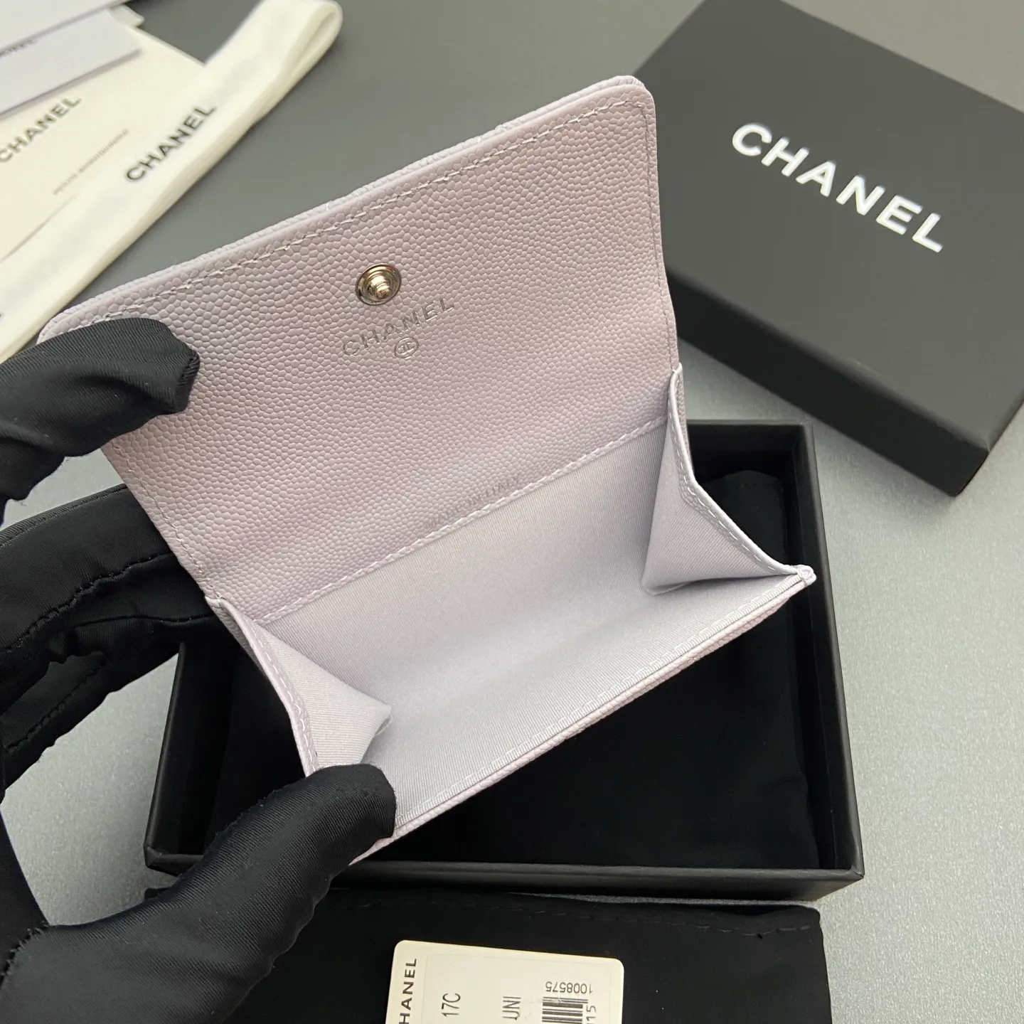 25b new series caviar cowhide with stars ⭐logo shiny blingblibg~card holder series item number: A 4812 price: 340 size: w11×h7cm color: light purple fine ball pattern silver star hardware