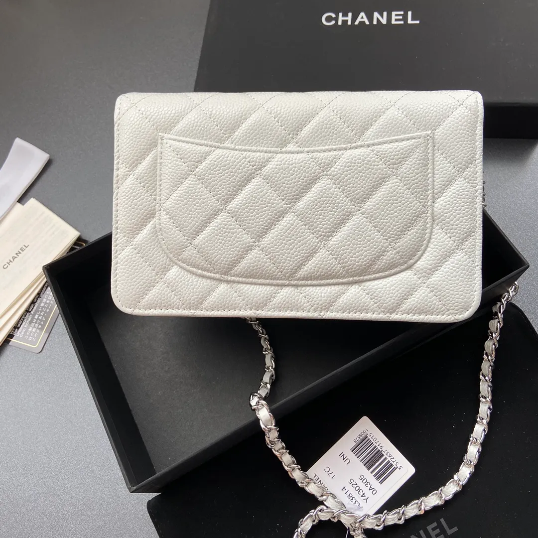 Snap button 600💰Xiaoxiang imported Italian calfskin Item number: A33814 Size: w20×h13×d3.5cm Color: white ball pattern silver steel mark