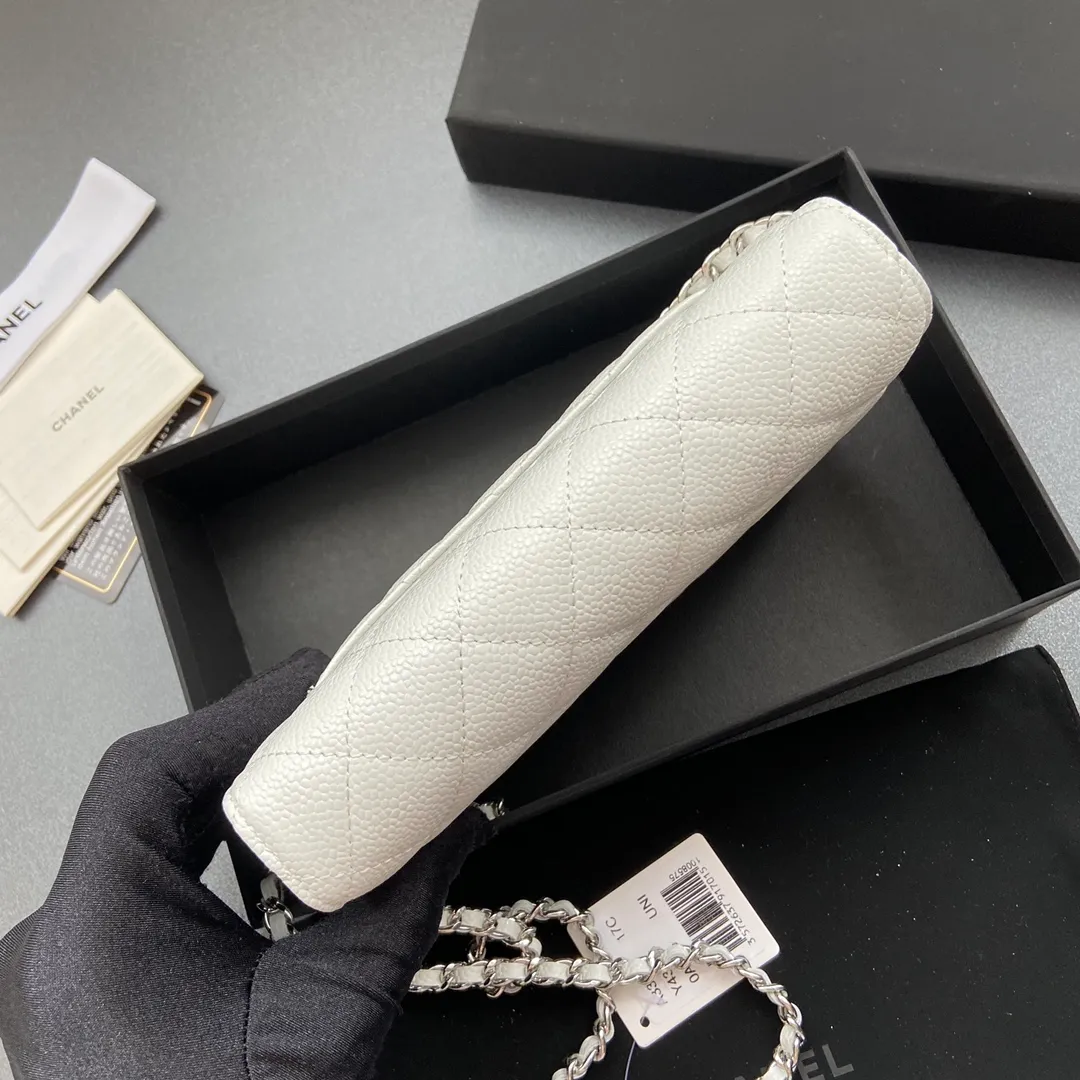 Snap button 600💰Xiaoxiang imported Italian calfskin Item number: A33814 Size: w20×h13×d3.5cm Color: white ball pattern silver steel mark