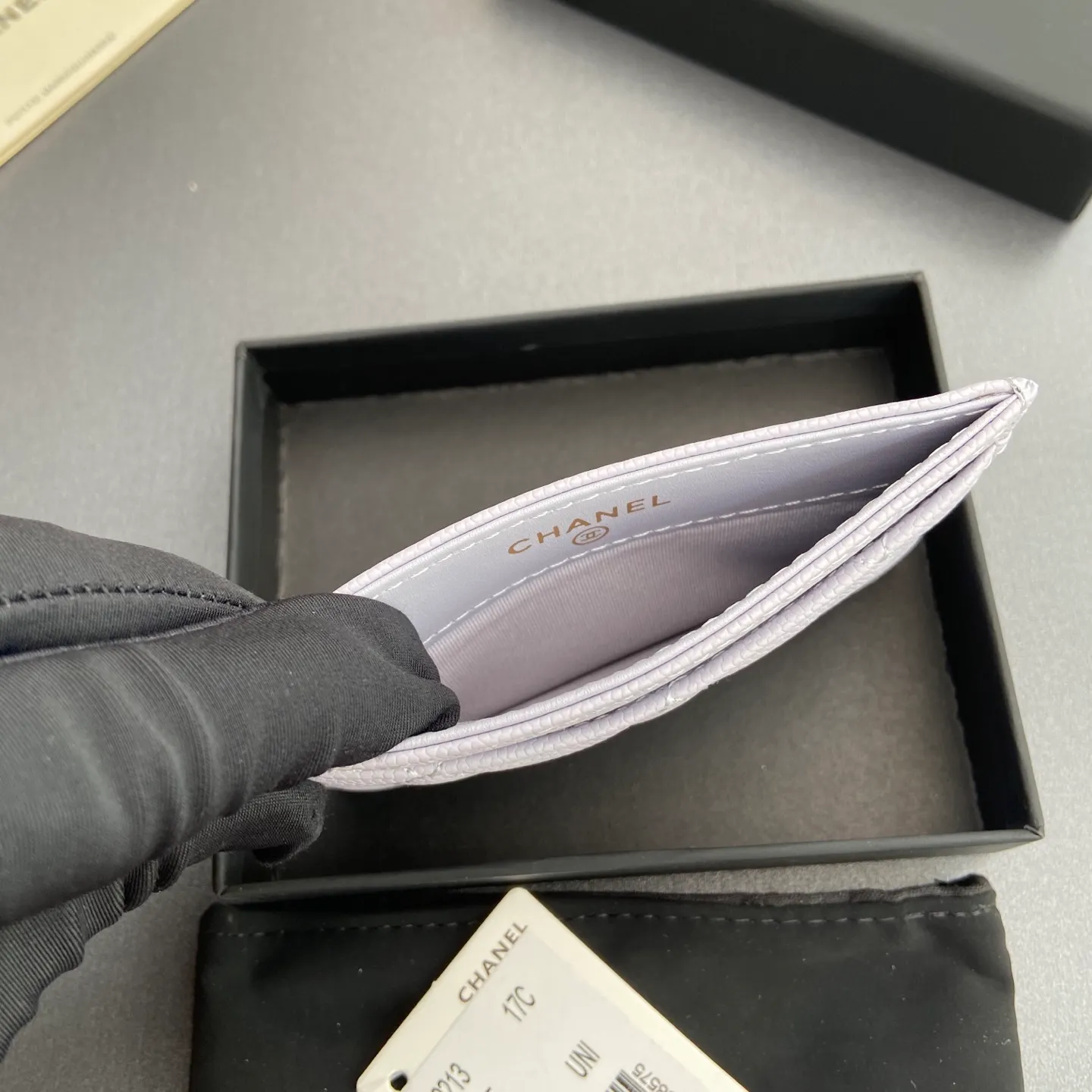 Xiaoxiang imported Italian leather Item number: A31510 0213 Price: 190 Size: w11×h7.5cm Color: Light purple ball pattern gold steel mark
