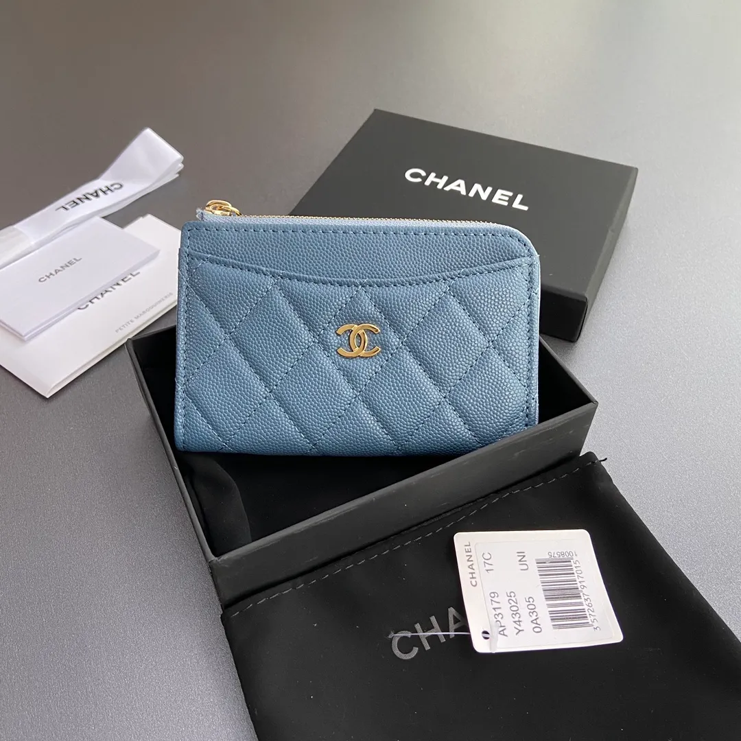 [Special grade hardware original leather] ¥320 Xiaoxiang small zipper bag card holder series Quilted card holder with iconic metal logo Gold tone metal hardware, special Italian imported leather 6 card slots, 1 small zipper bag No.: 3179 Haze blue fine ball gold Size: w13×h9×2cm
