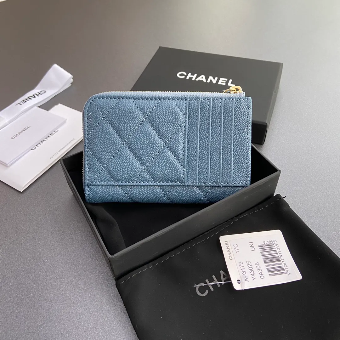 [Special grade hardware original leather] ¥320 Xiaoxiang small zipper bag card holder series Quilted card holder with iconic metal logo Gold tone metal hardware, special Italian imported leather 6 card slots, 1 small zipper bag No.: 3179 Haze blue fine ball gold Size: w13×h9×2cm