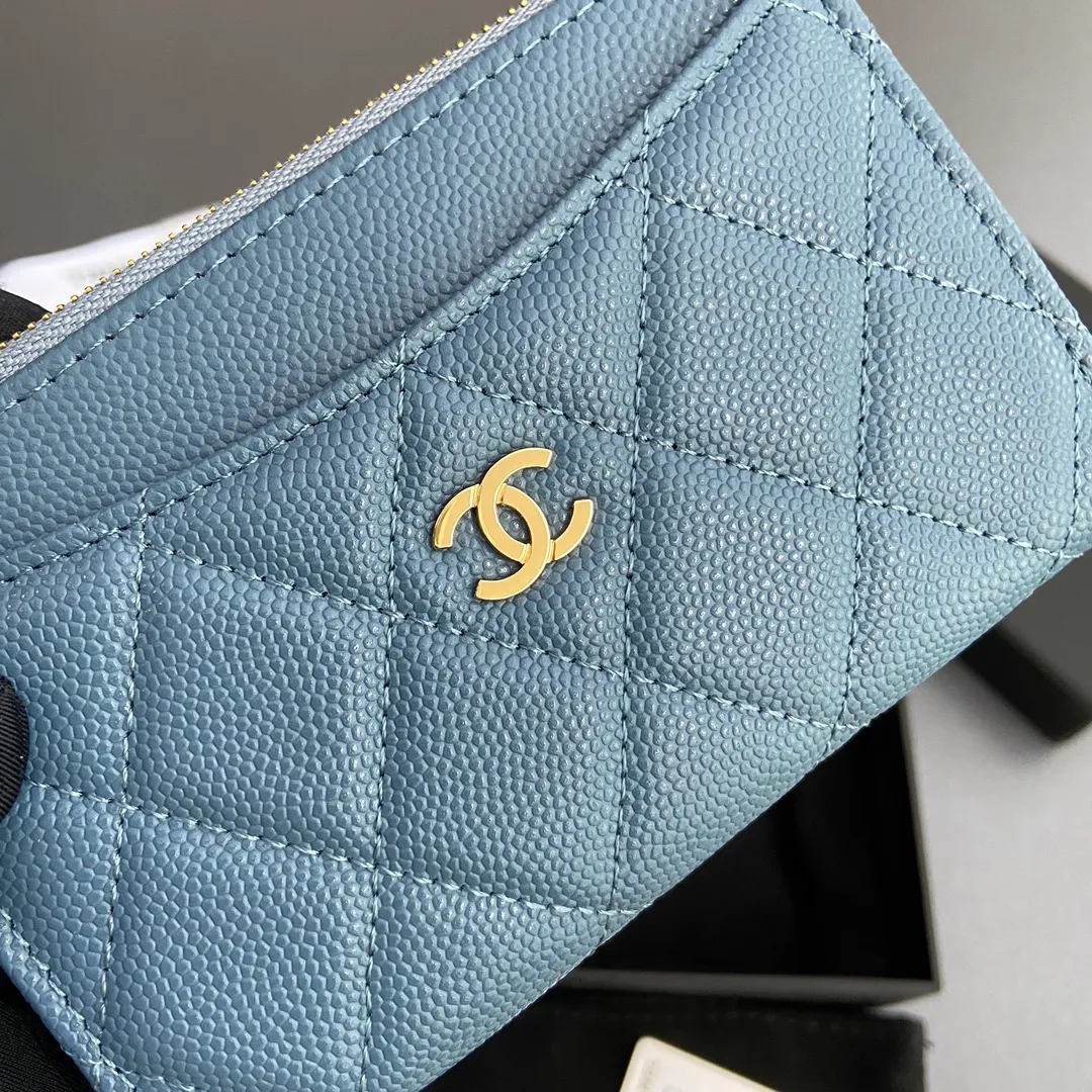 [Special grade hardware original leather] ¥320 Xiaoxiang small zipper bag card holder series Quilted card holder with iconic metal logo Gold tone metal hardware, special Italian imported leather 6 card slots, 1 small zipper bag No.: 3179 Haze blue fine ball gold Size: w13×h9×2cm