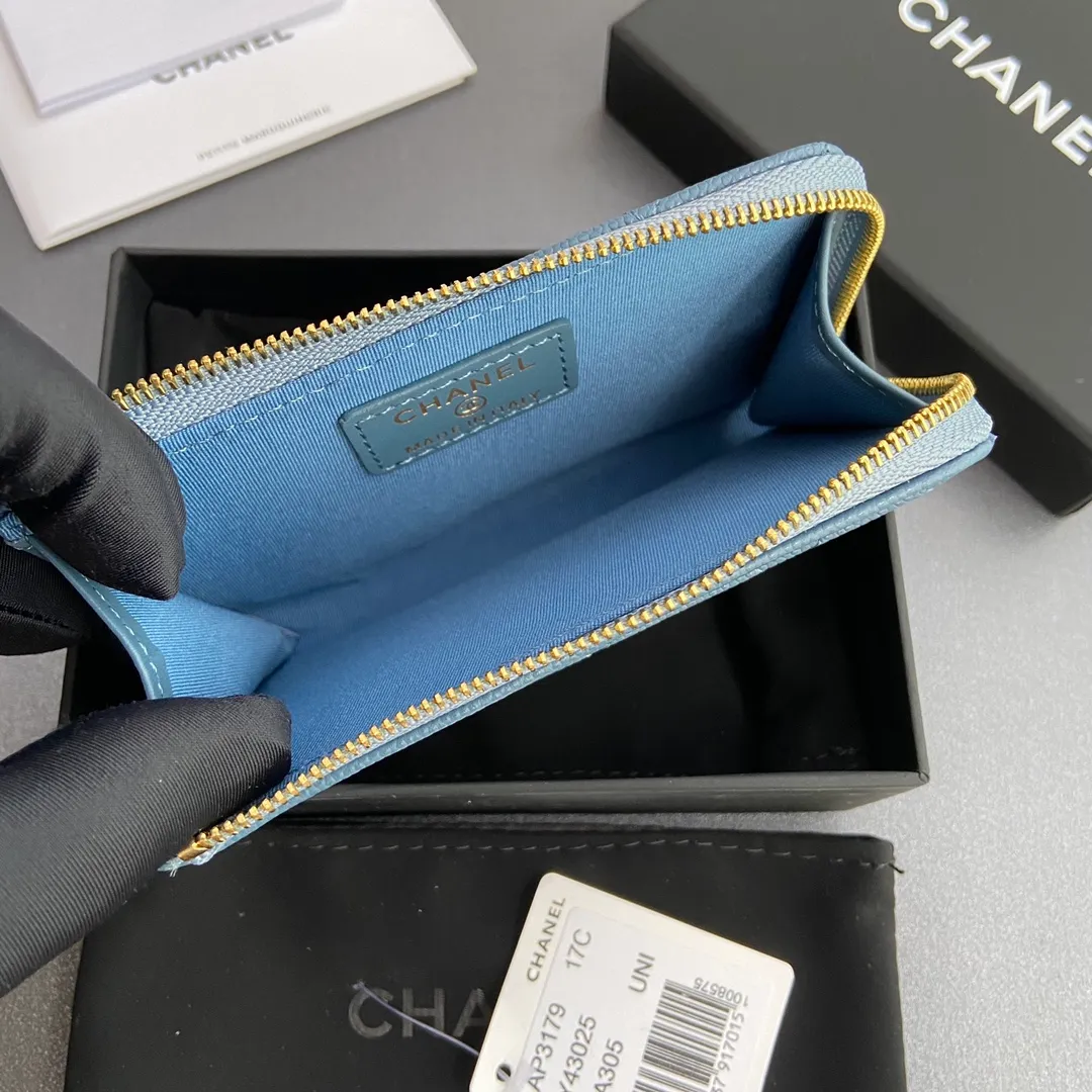 [Special grade hardware original leather] ¥320 Xiaoxiang small zipper bag card holder series Quilted card holder with iconic metal logo Gold tone metal hardware, special Italian imported leather 6 card slots, 1 small zipper bag No.: 3179 Haze blue fine ball gold Size: w13×h9×2cm