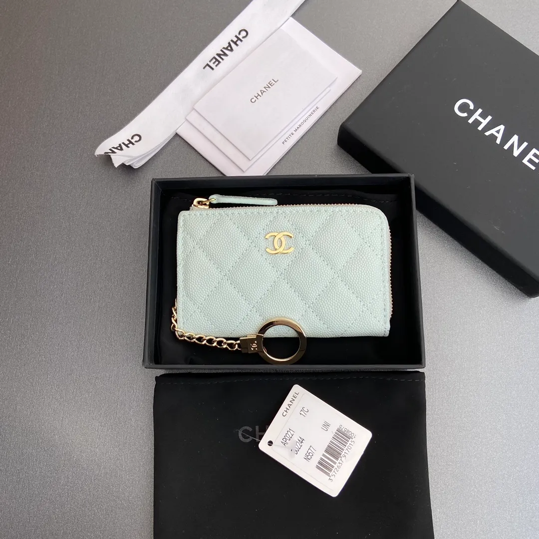 [Special grade hardware original leather] 💰320 Xiaoxiang small zipper bag card holder series Hook chain quilted card holder with iconic metal logo Gold tone metal hardware, special Italian imported leather 1 card slot wallet bag, 1 hook chain Number: 0221 Light blue thin ball light gold Size: w11.5×h7.5×1.5cm
