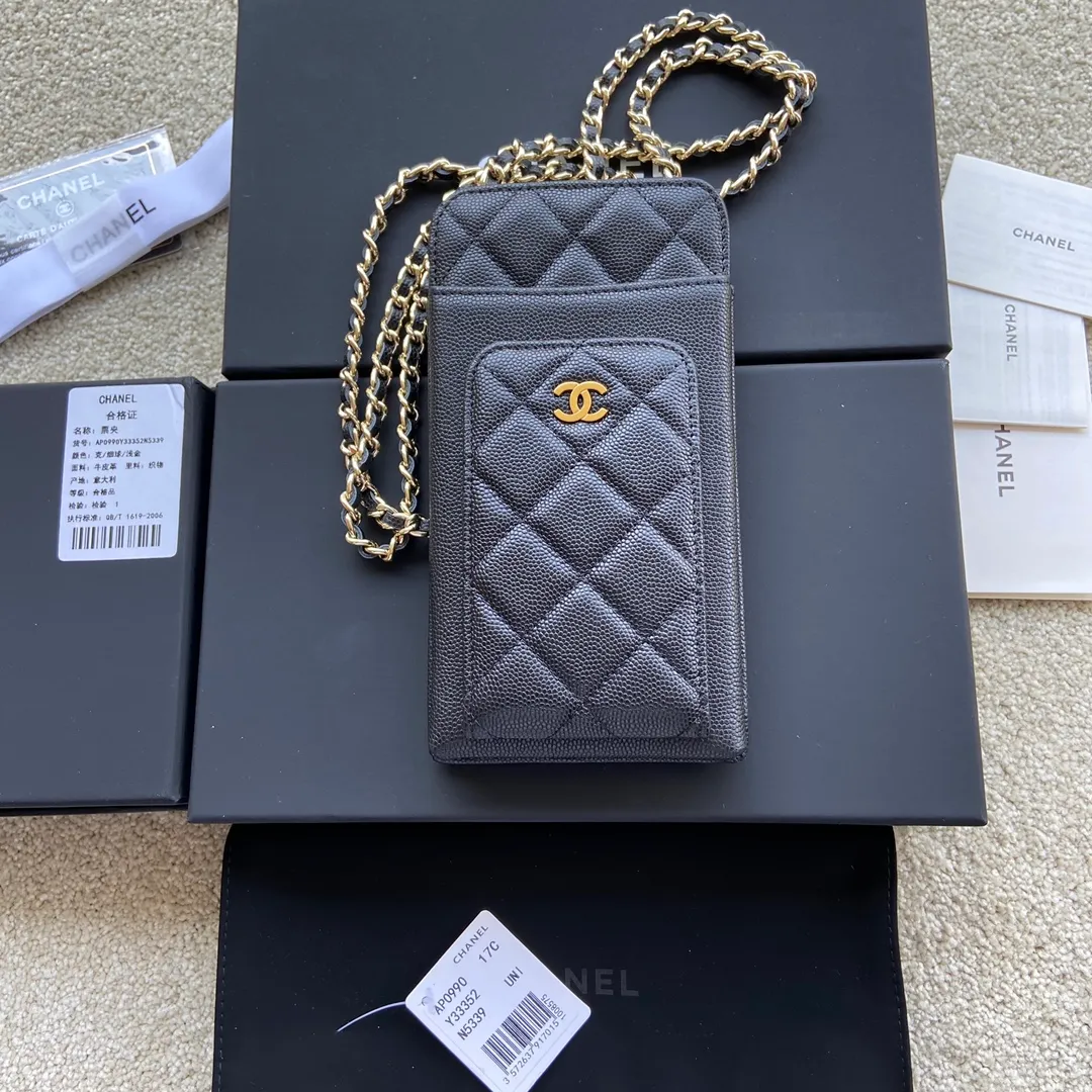Xiaoxiang imported Italian grained cowhide Item number: AP1980 Price: 540 Color: black ball pattern gold steel mark Size: w18.5×h9×d3cm