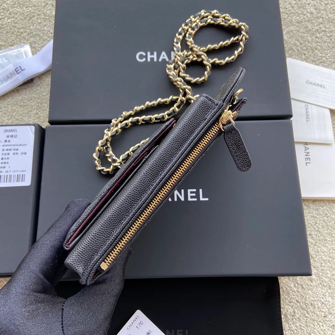 Xiaoxiang imported Italian grained cowhide Item number: AP1980 Price: 540 Color: black ball pattern gold steel mark Size: w18.5×h9×d3cm