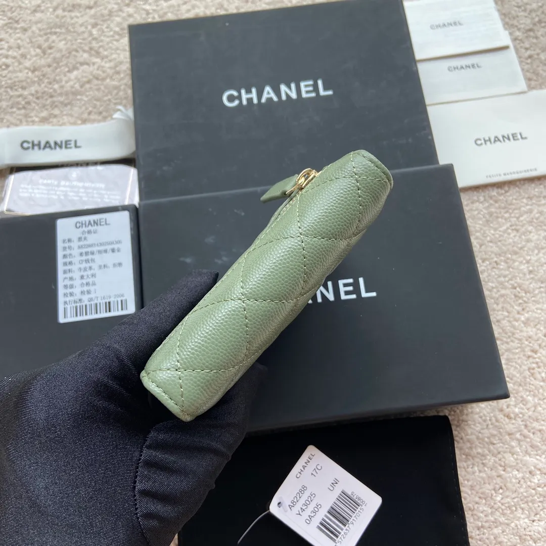 440💰Xiaoxiang imported Italian fine grain calfskin Item number: A82288 Size: w10.5×h11.5×d3cm Color: Green fine ball pattern gold steel mark