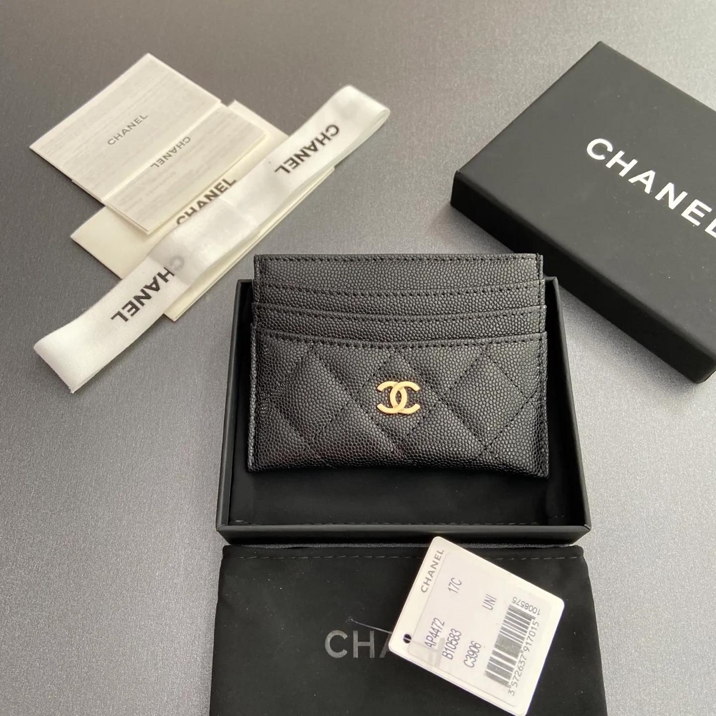 Xiaoxiang imported Italian leather Item number: A 4472 Price: 240 Size: w11×h10cm Color: Black ball pattern gold steel mark