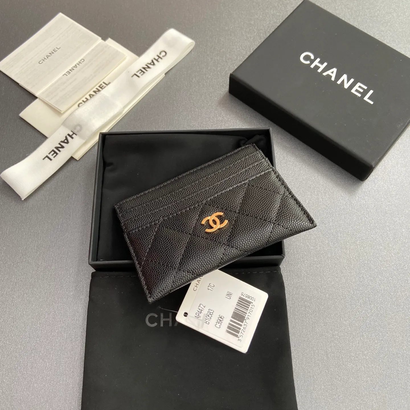 Xiaoxiang imported Italian leather Item number: A 4472 Price: 240 Size: w11×h10cm Color: Black ball pattern gold steel mark