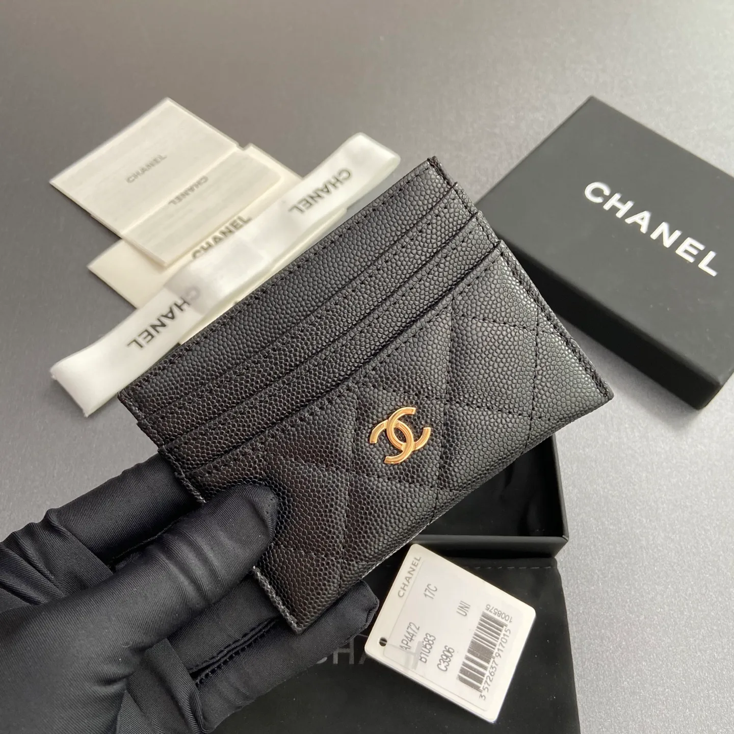 Xiaoxiang imported Italian leather Item number: A 4472 Price: 240 Size: w11×h10cm Color: Black ball pattern gold steel mark