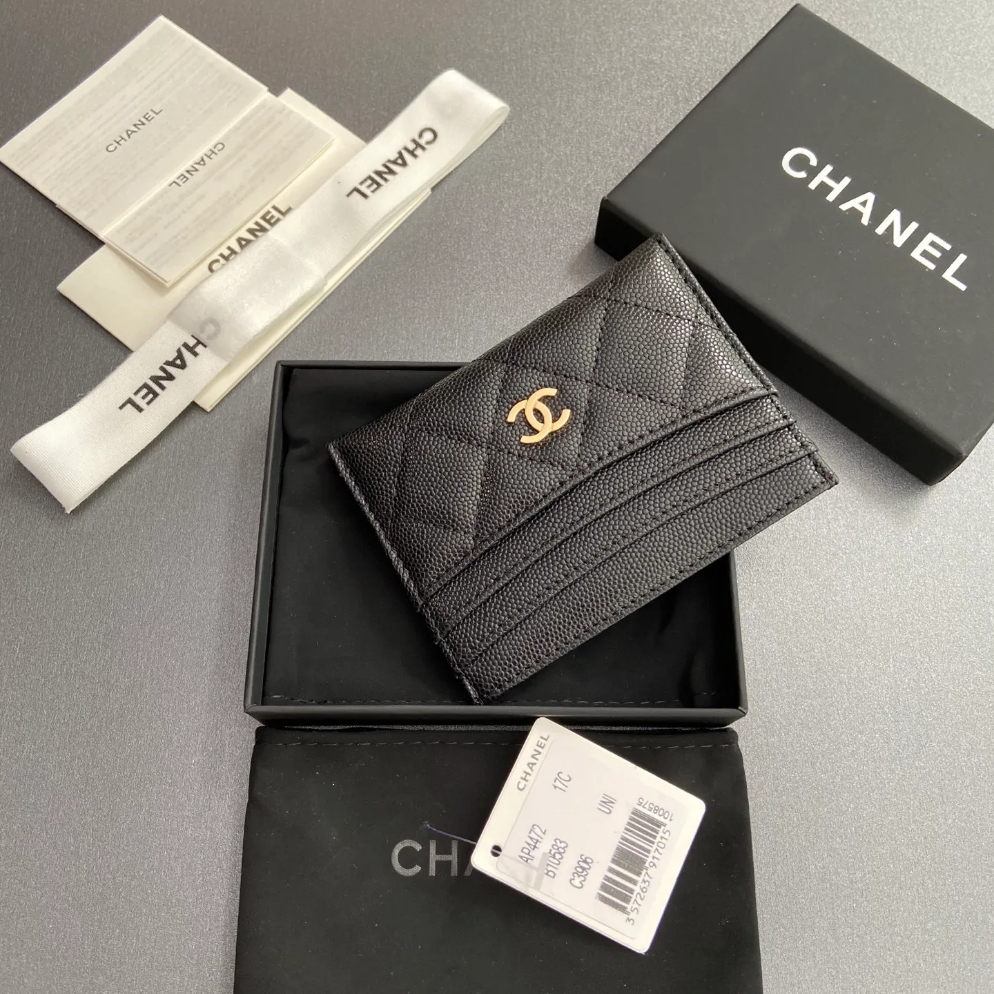 Xiaoxiang imported Italian leather Item number: A 4472 Price: 240 Size: w11×h10cm Color: Black ball pattern gold steel mark
