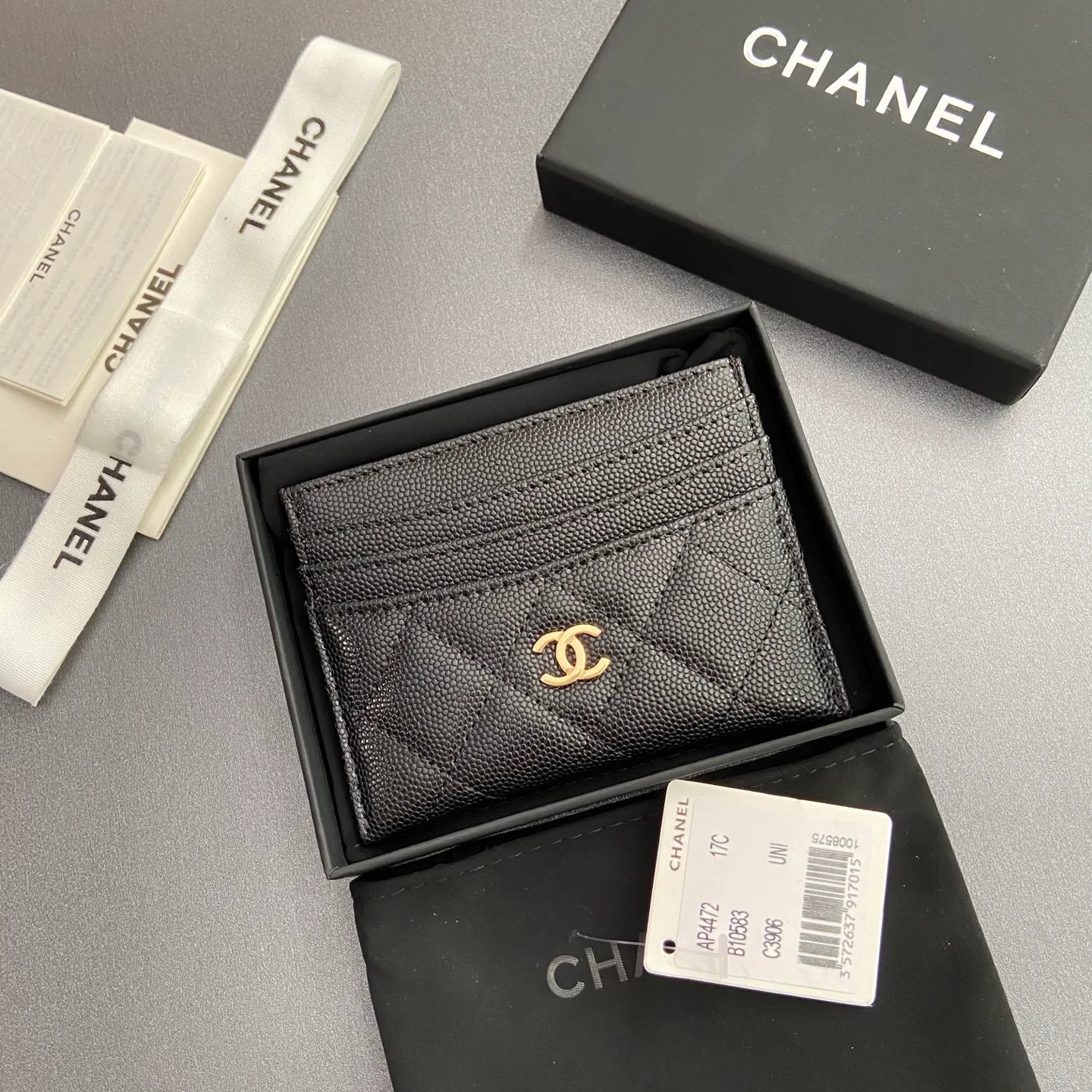 Xiaoxiang imported Italian leather Item number: A 4472 Price: 240 Size: w11×h10cm Color: Black ball pattern gold steel mark