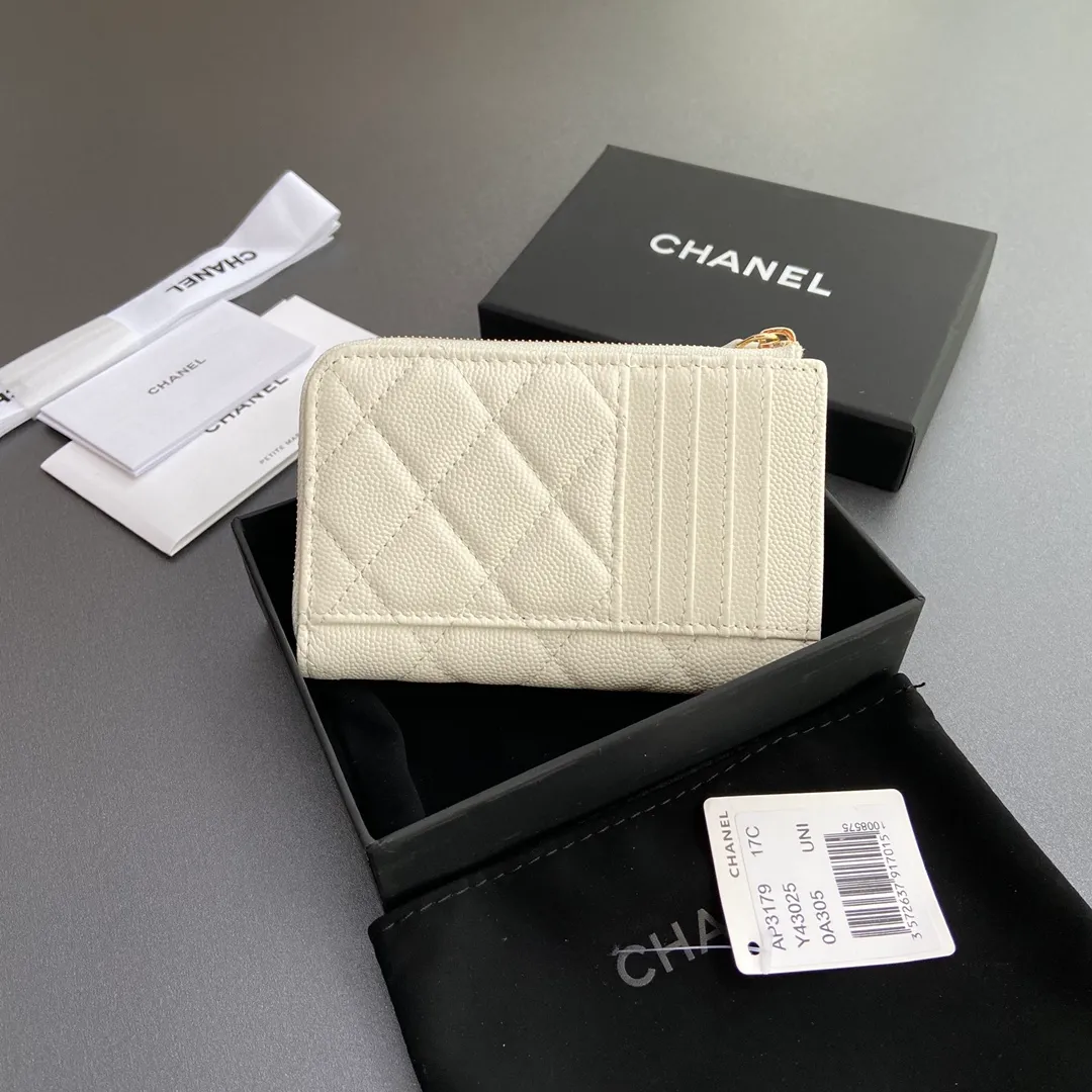 [Special grade hardware original leather] ¥320 Xiaoxiang small zipper bag card holder series Quilted card holder with iconic metal logo Gold tone metal hardware, special Italian imported leather 6 card slots, 1 small zipper bag No.: 3179 White fine ball gold Size: w13×h9×2cm