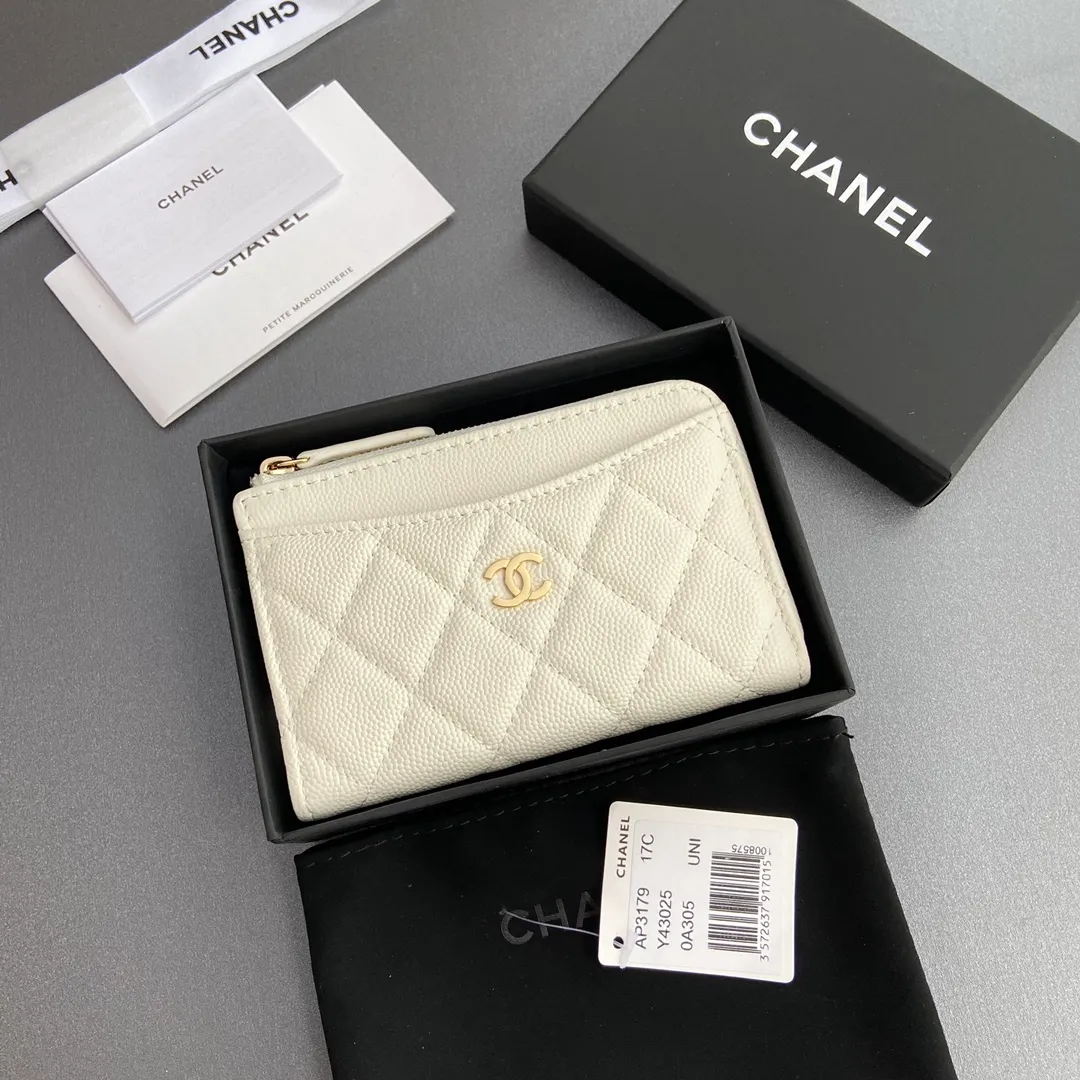 [Special grade hardware original leather] ¥320 Xiaoxiang small zipper bag card holder series Quilted card holder with iconic metal logo Gold tone metal hardware, special Italian imported leather 6 card slots, 1 small zipper bag No.: 3179 White fine ball gold Size: w13×h9×2cm