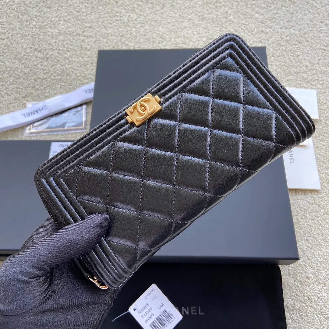 480💰Xiaoxiang imported Italian sheepskin Item number: A80288 Size: w19.5×h10.5×d2.5 Color: black sheepskin with gold mark