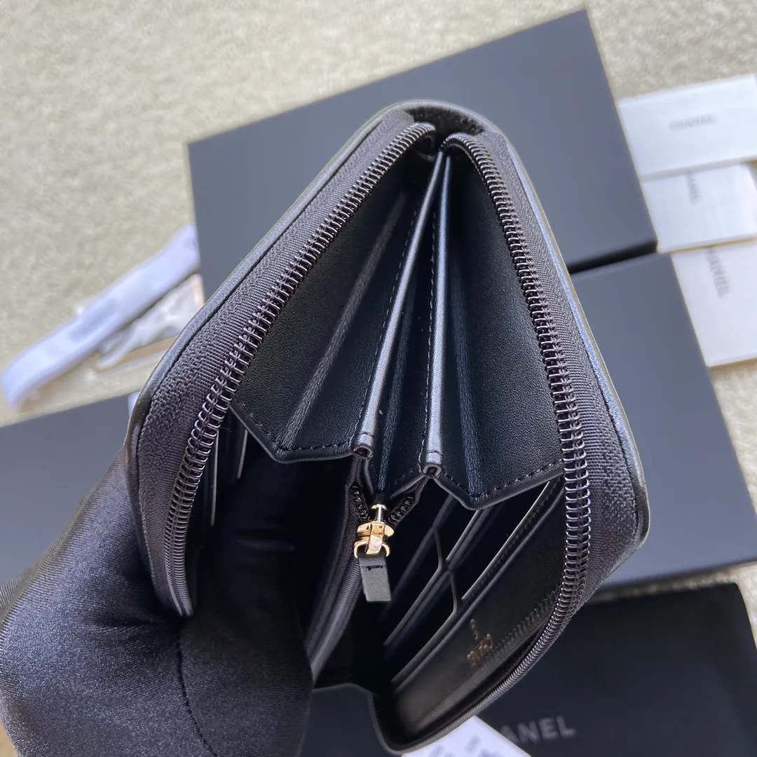 480💰Xiaoxiang imported Italian sheepskin Item number: A80288 Size: w19.5×h10.5×d2.5 Color: black sheepskin with gold mark