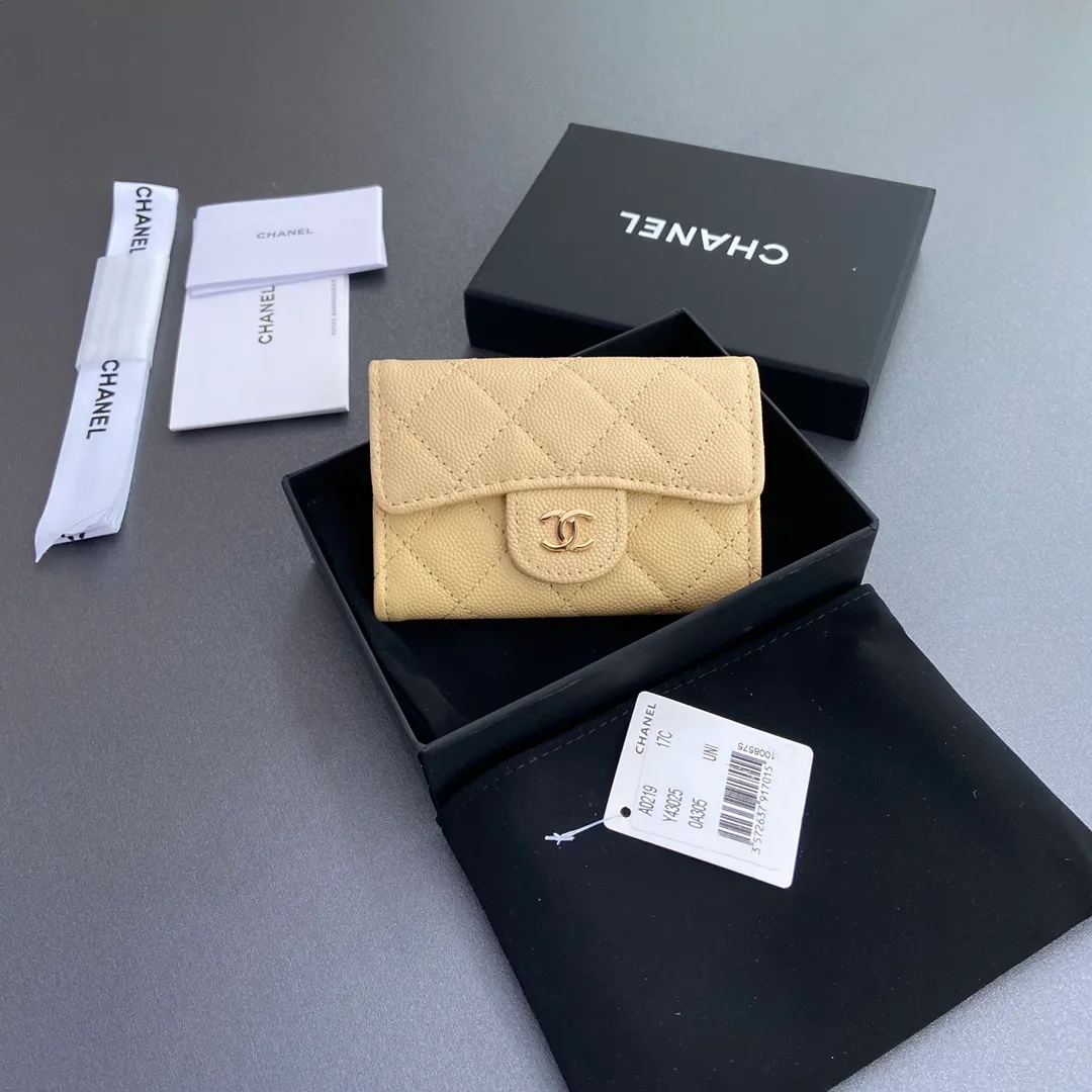 Xiaoxiang imported Italian leather Item number: AP438 (inner compartment with zipper) 💰: 280 Size: w11×h7cm Color: apricot fine ball pattern golden steel mark