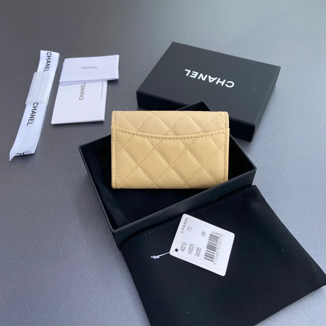 Xiaoxiang imported Italian leather Item number: AP438 (inner compartment with zipper) 💰: 280 Size: w11×h7cm Color: apricot fine ball pattern golden steel mark