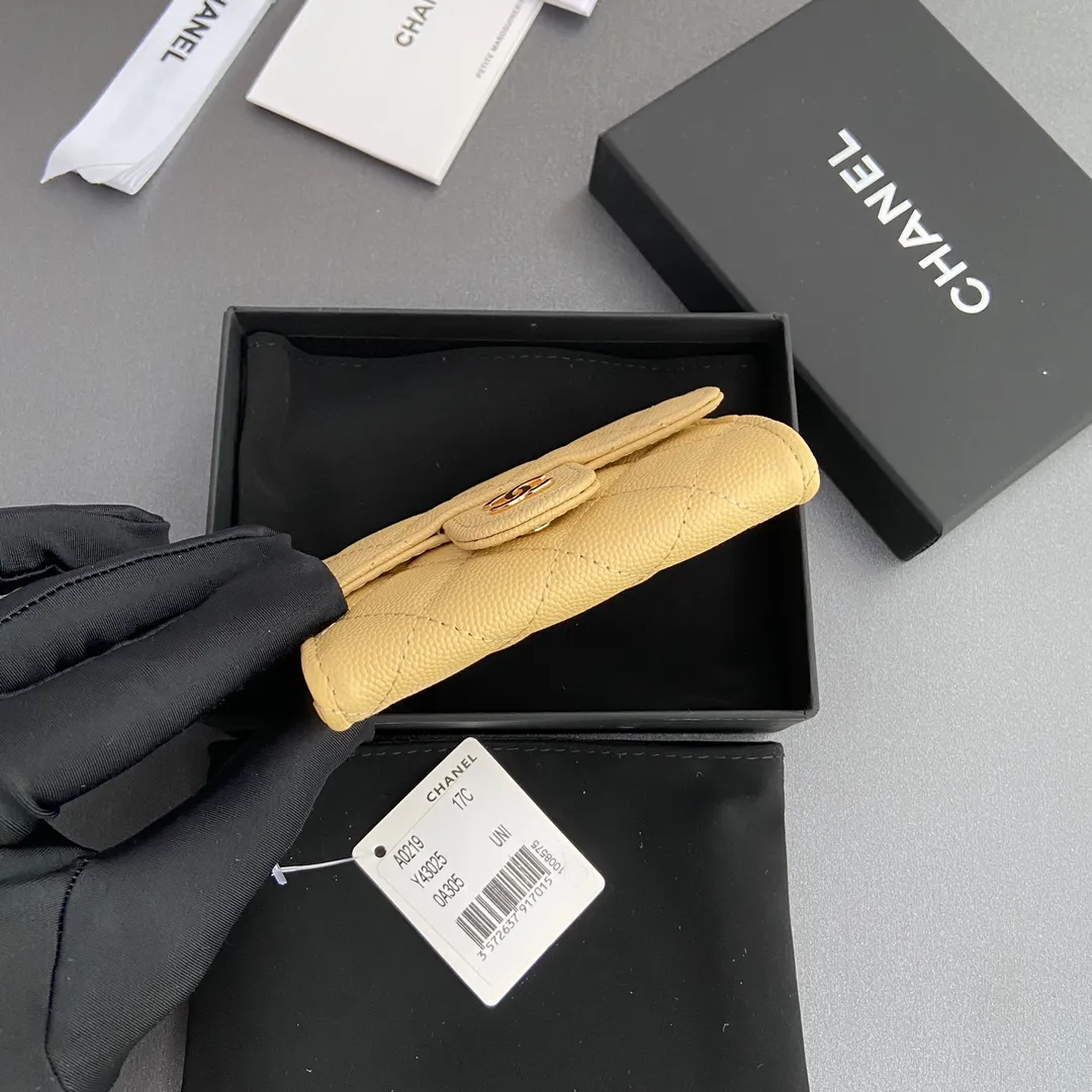 Xiaoxiang imported Italian leather Item number: AP438 (inner compartment with zipper) 💰: 280 Size: w11×h7cm Color: apricot fine ball pattern golden steel mark