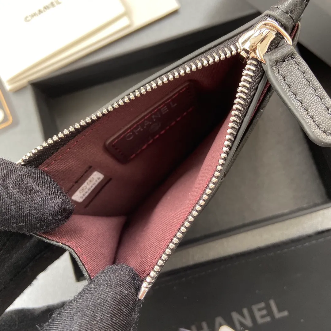 240💰Xiaoxiang imported Italian leather Item number: A84105 Size: w.11.5×h9cm Color: black sheepskin silver steel mark