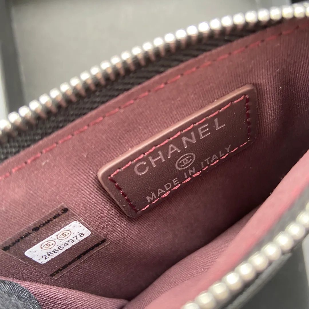 240💰Xiaoxiang imported Italian leather Item number: A84105 Size: w.11.5×h9cm Color: black sheepskin silver steel mark