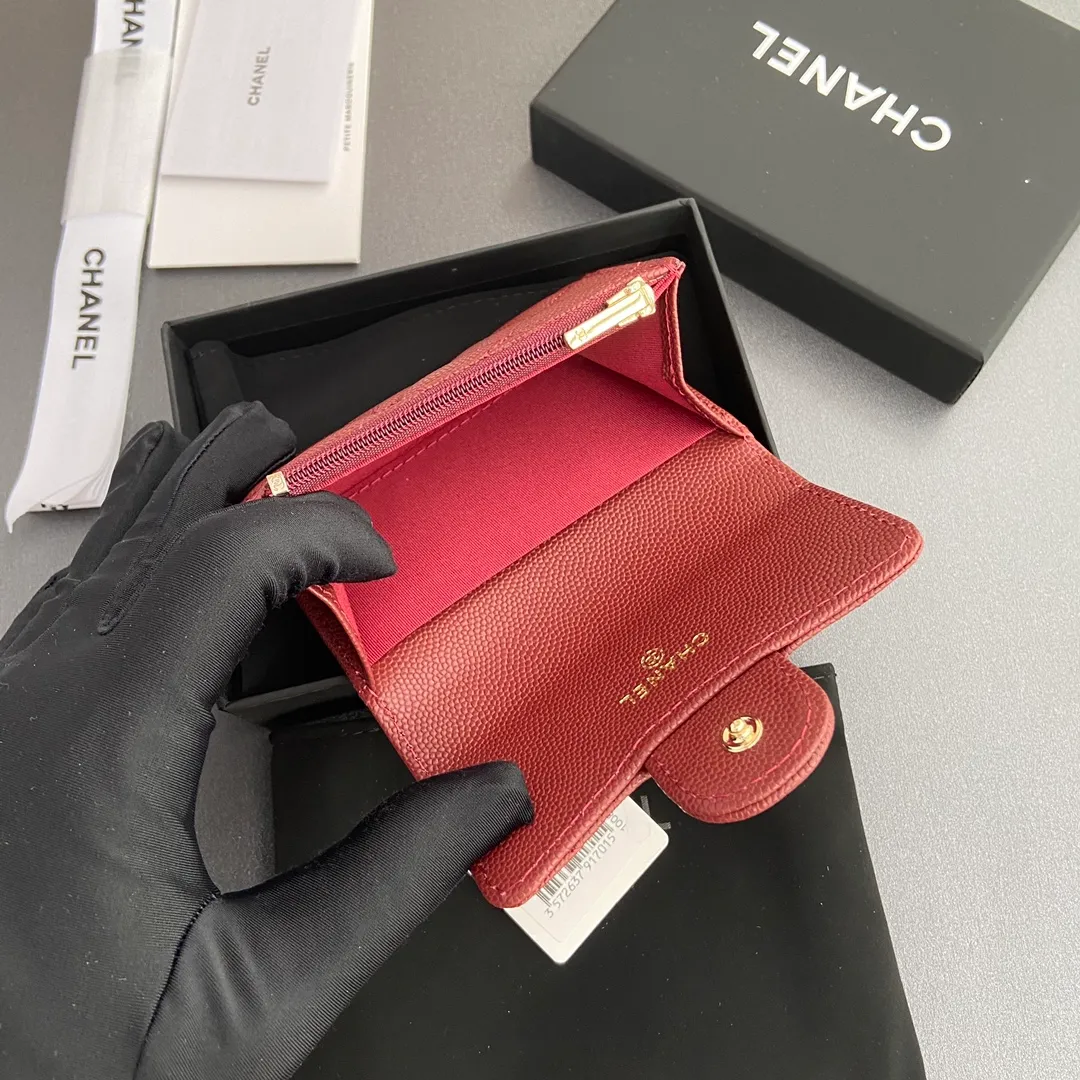 Xiaoxiang imported Italian leather Item number: AP438 (inner compartment with zipper) 💰: 280 Size: w11×h7cm Color: burgundy fine ball pattern golden steel mark