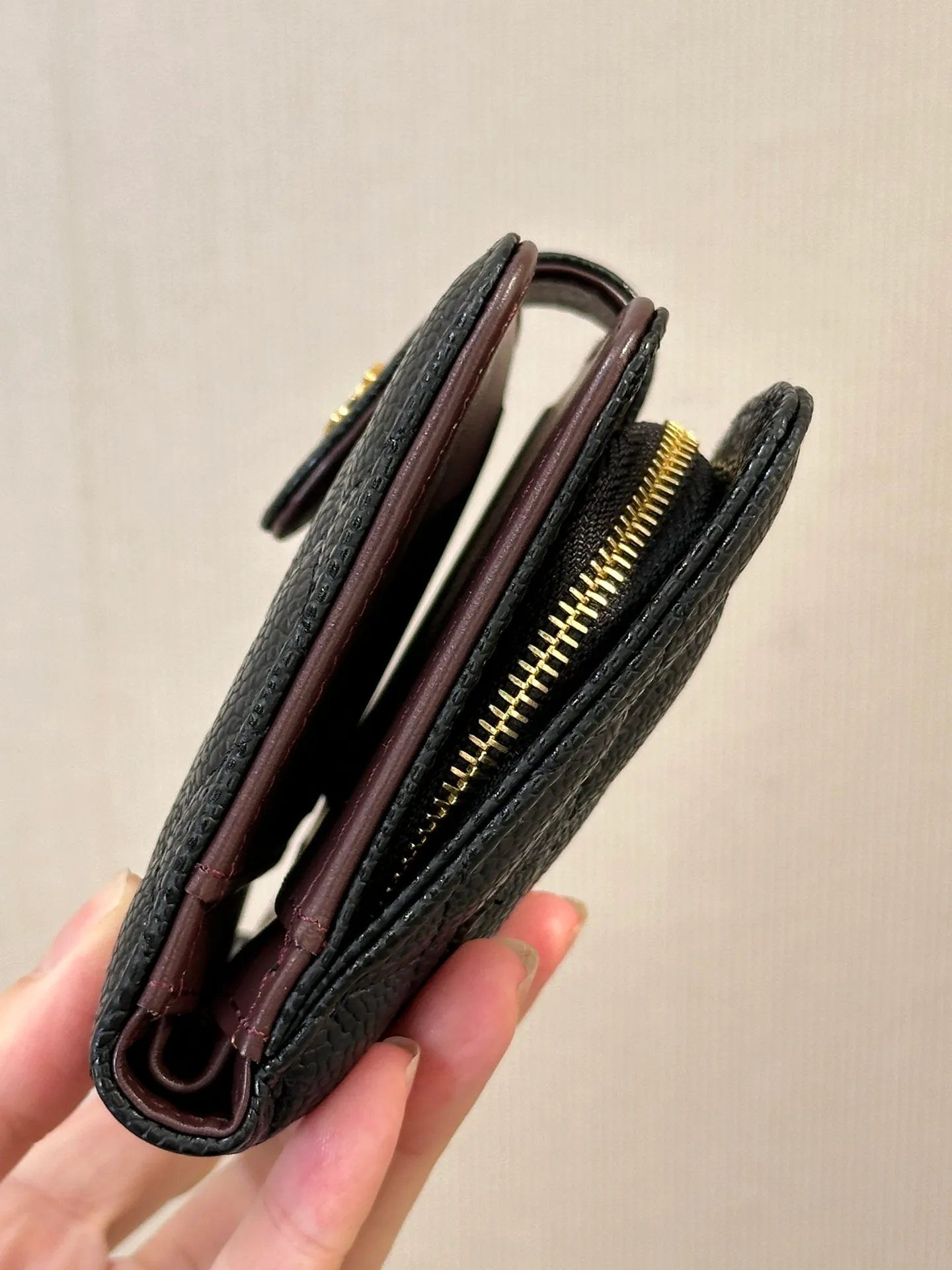 48667 Black Taurus! 480💰 All of them are extremely popular small leather goods on CHANEL cabinets!