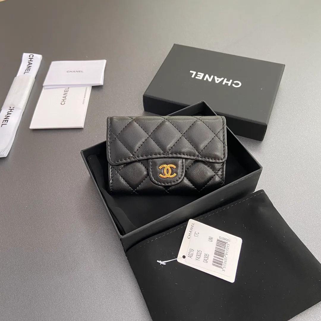 Xiaoxiang imported Italian leather Item number: AP438 (inner compartment with zipper) 💰: 280 Size: w11×h7cm Color: black sheepskin gold steel mark