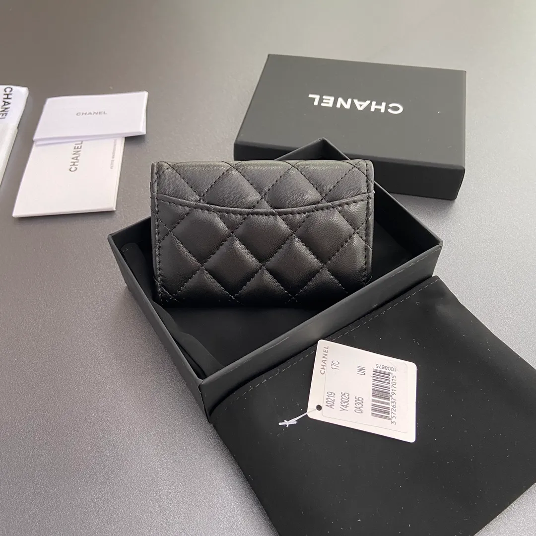Xiaoxiang imported Italian leather Item number: AP438 (inner compartment with zipper) 💰: 280 Size: w11×h7cm Color: black sheepskin gold steel mark
