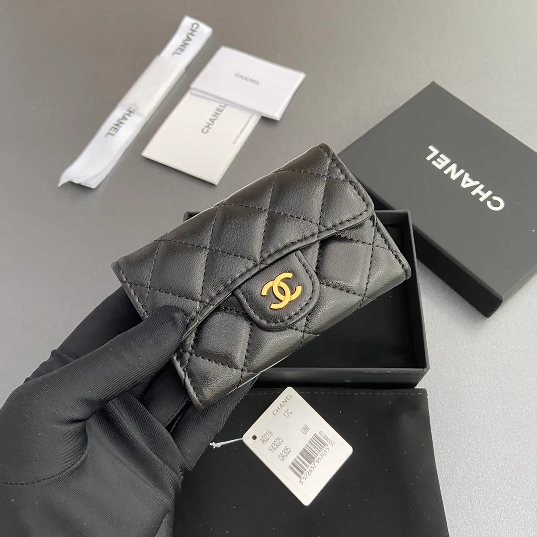 Xiaoxiang imported Italian leather Item number: AP438 (inner compartment with zipper) 💰: 280 Size: w11×h7cm Color: black sheepskin gold steel mark