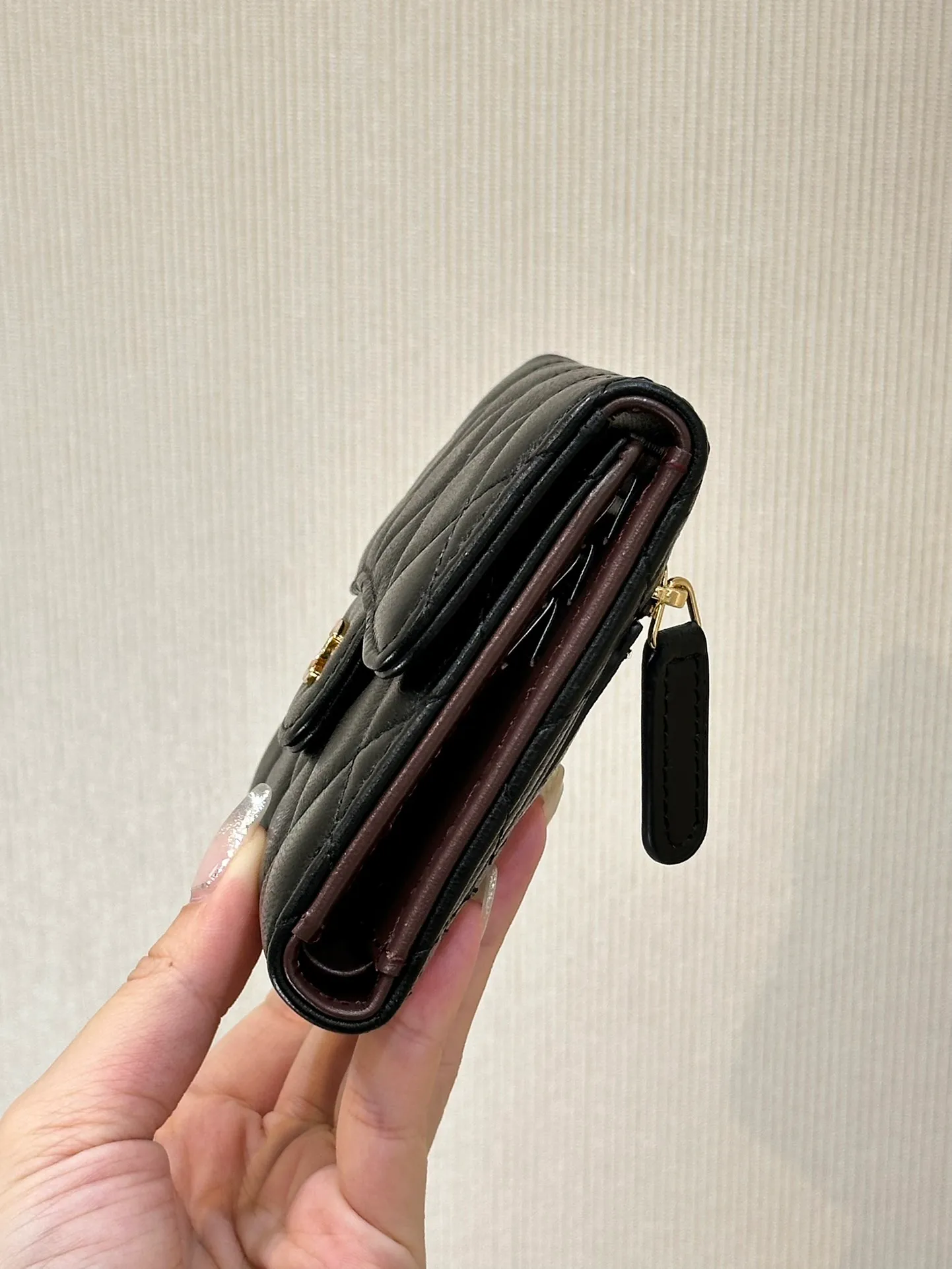 82288 Sheepskin black gold