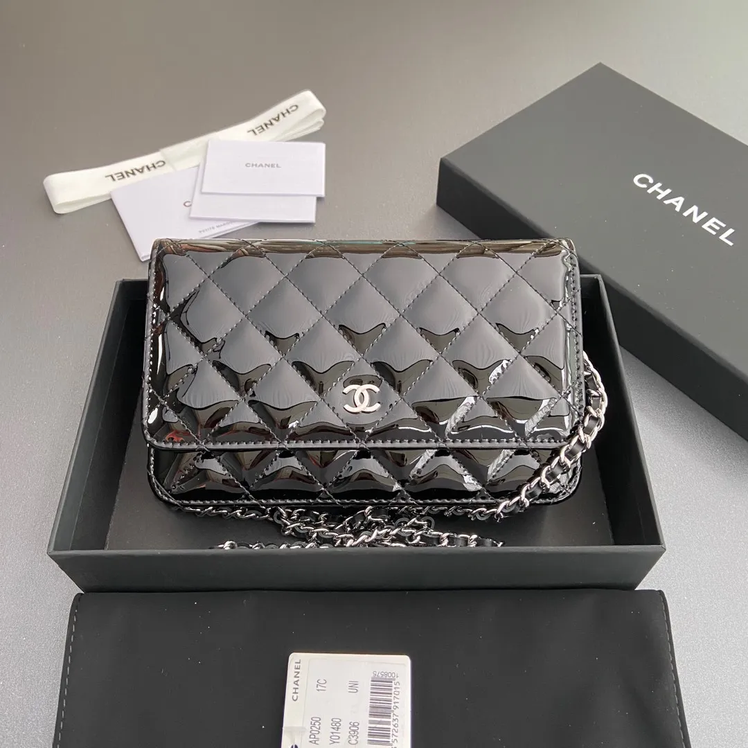 Xiaoxiang imported Italian patent leather calfskin Item number: AP500 Price: 660